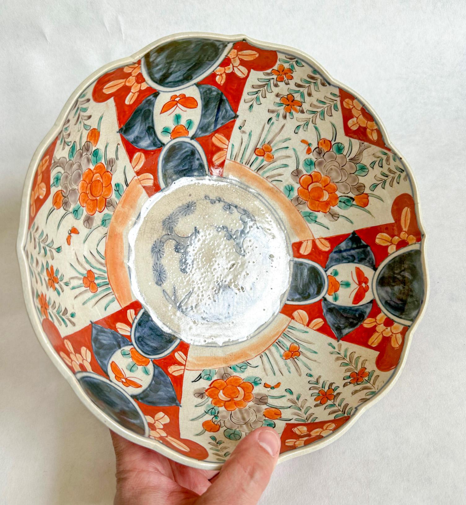 Chinese Export 19th Century Chinese Imari Bowl For Sale