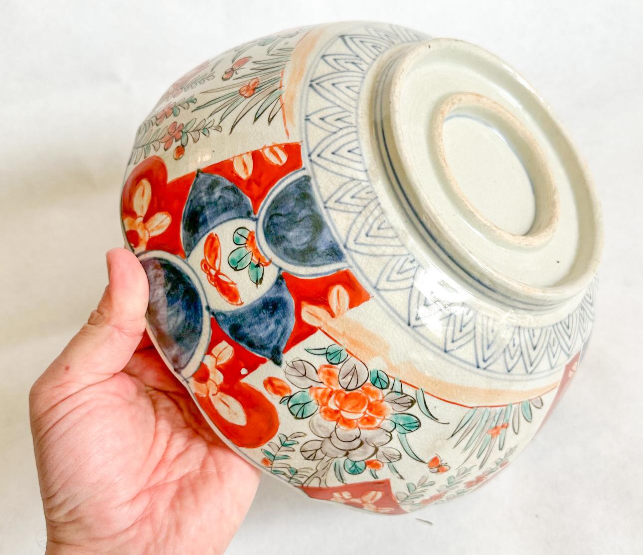 Hand-Crafted 19th Century Chinese Imari Bowl For Sale