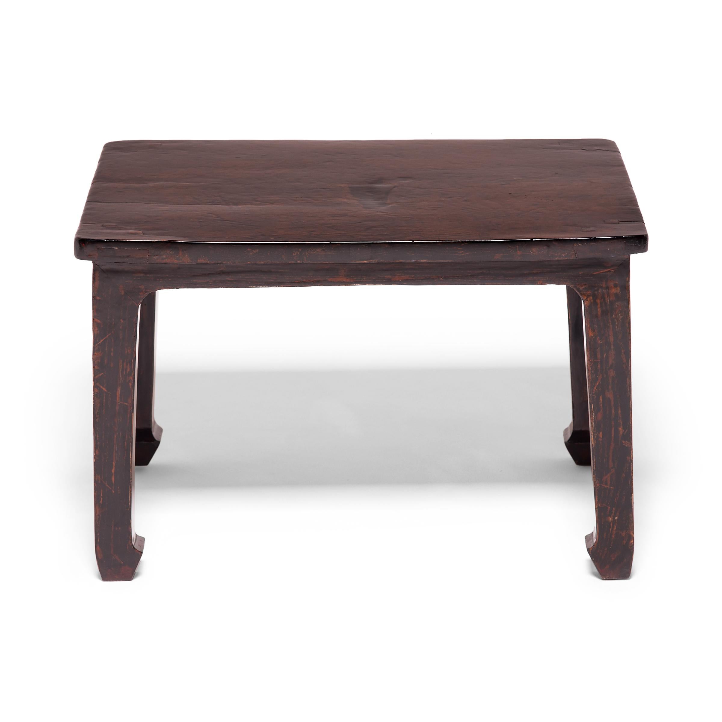 19th Century Chinese Knotty Low Table (Chinesisch)
