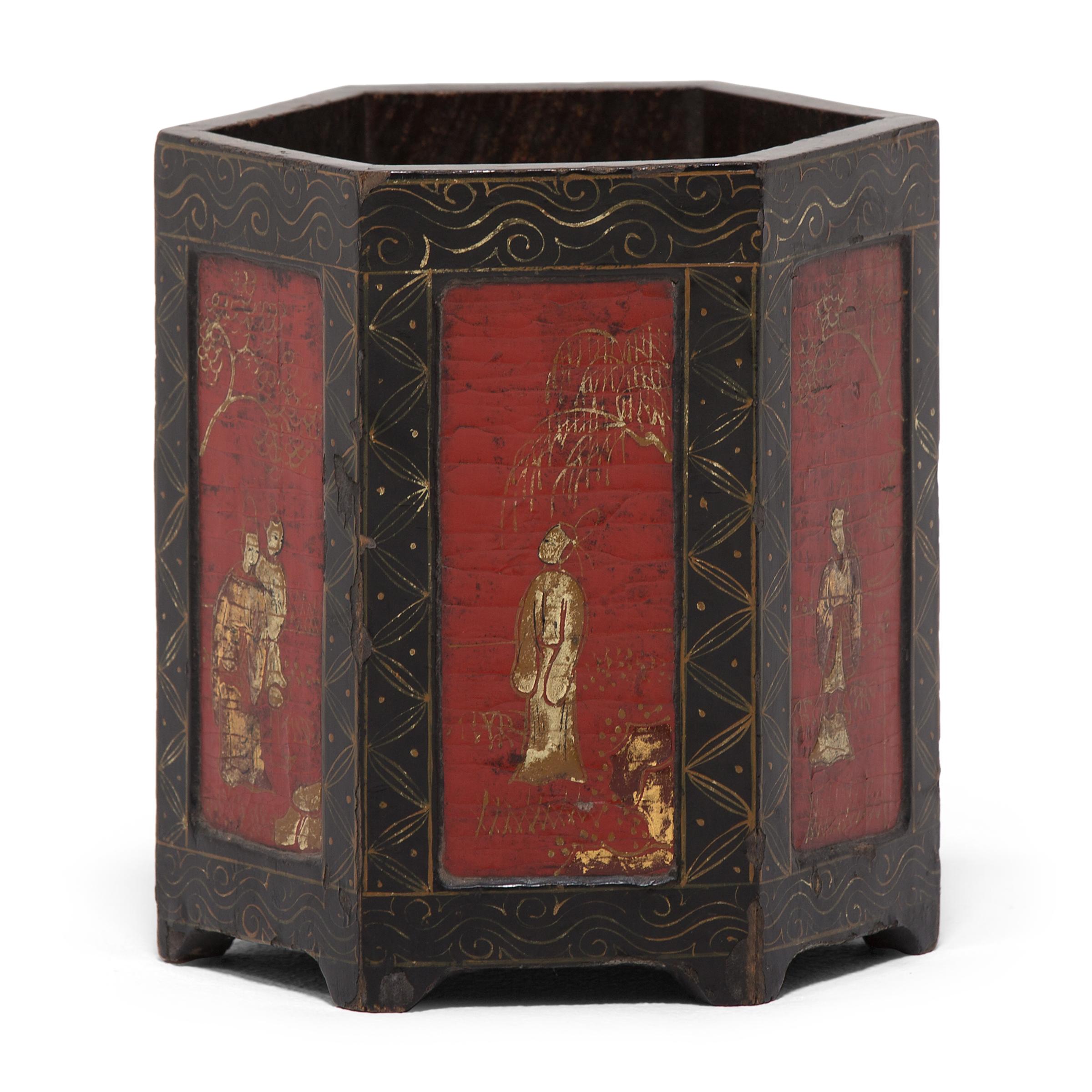 Lacquered 19th Century Chinese Lacquer and Gilt Brush Pot