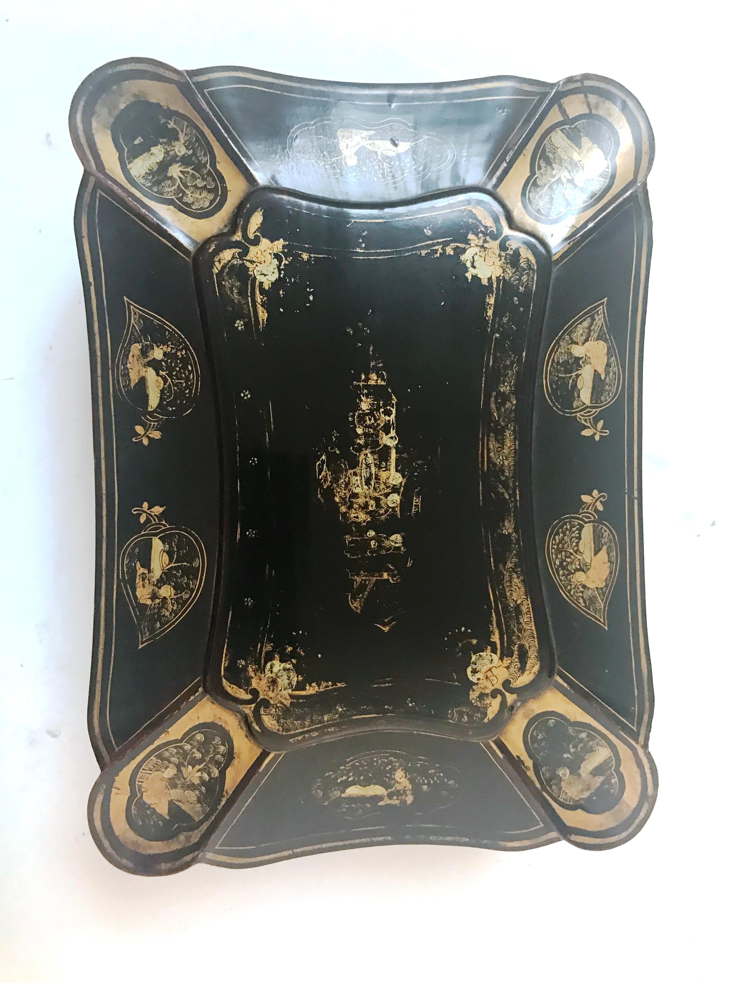 An unusual form Chinese export lacquer and gilt box with lovely decoration.