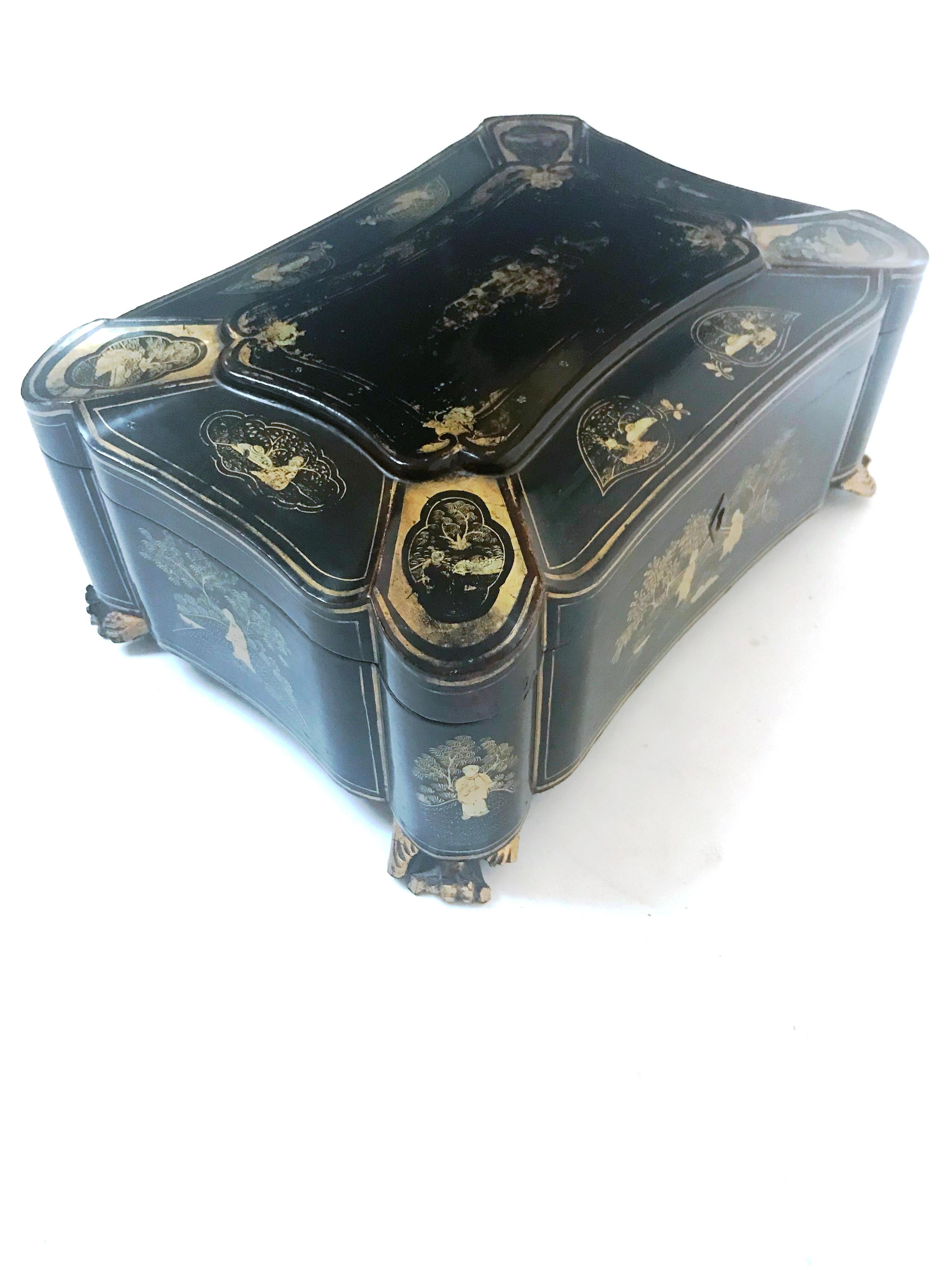 19th Century Chinese Lacquer Box (Chinesischer Export) im Angebot