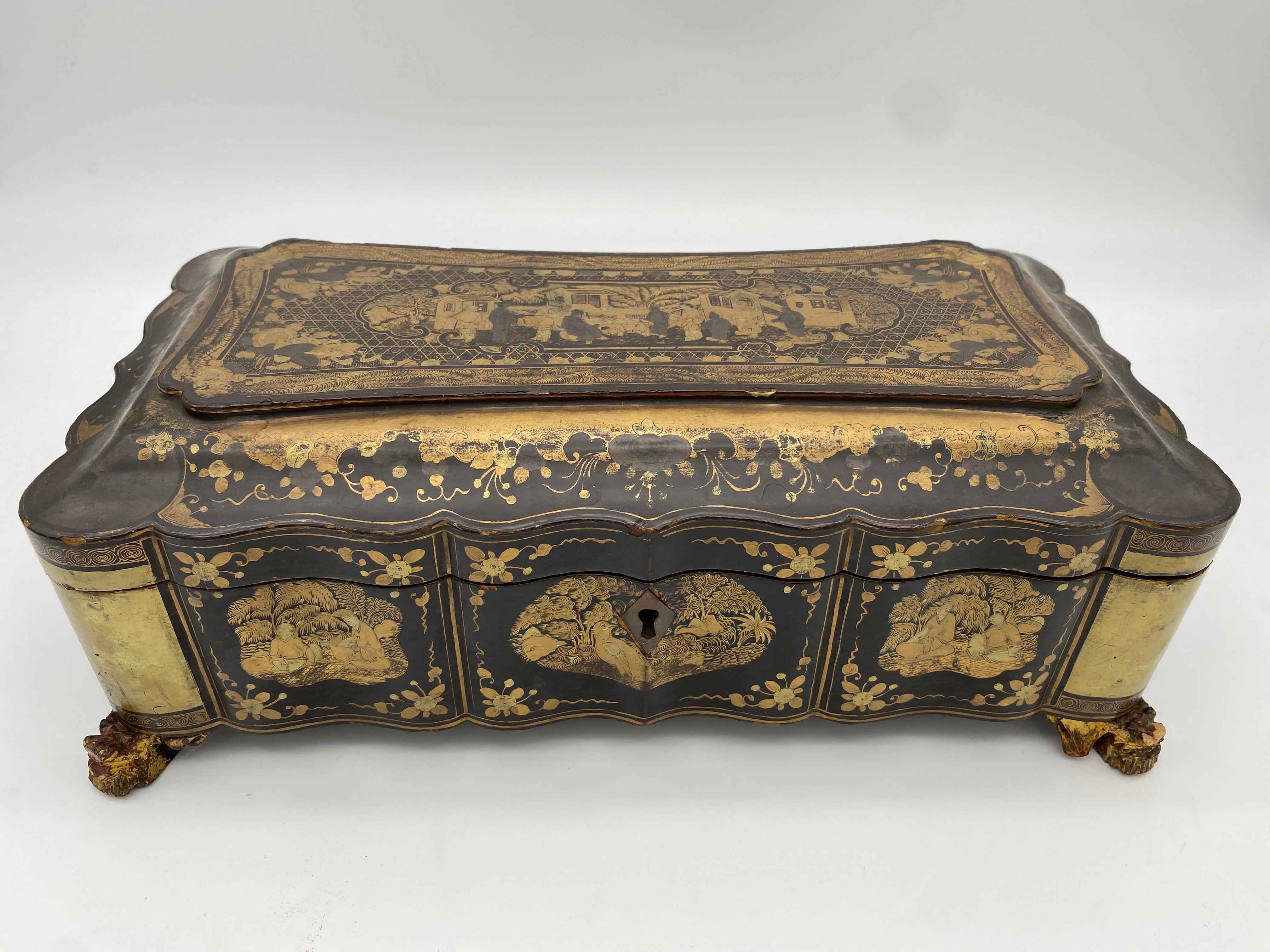 19th century Chinese lacquer gaming box from the Qing Dynasty. Black and golden drawing by hand with 3 gaming lacquer boxes, in very good condition. Measures: 12 x 6 x 4.5 inch high.