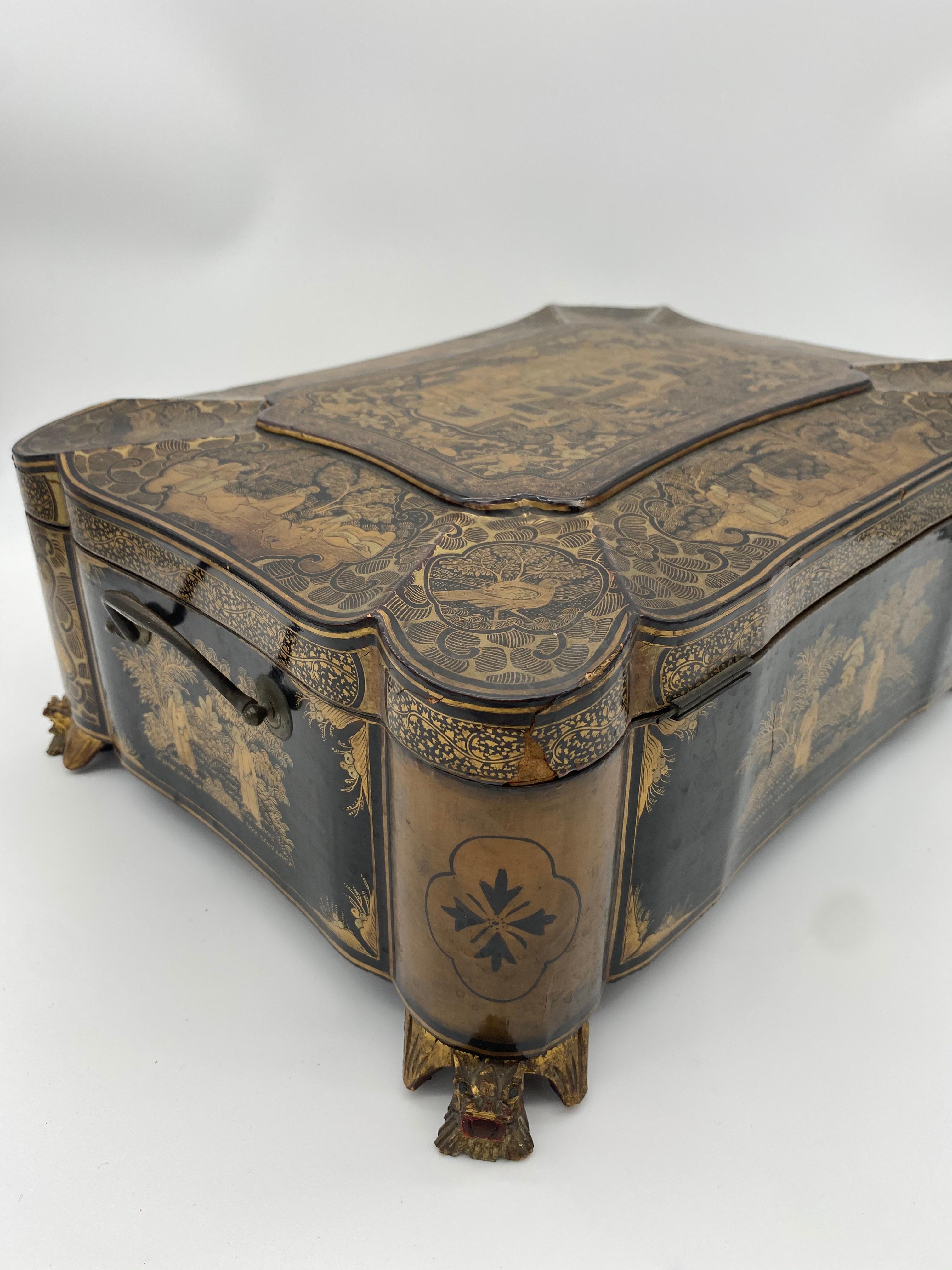 19th Century 14.25‘’ Large Chinese Lacquer Sewing Box For Sale 3