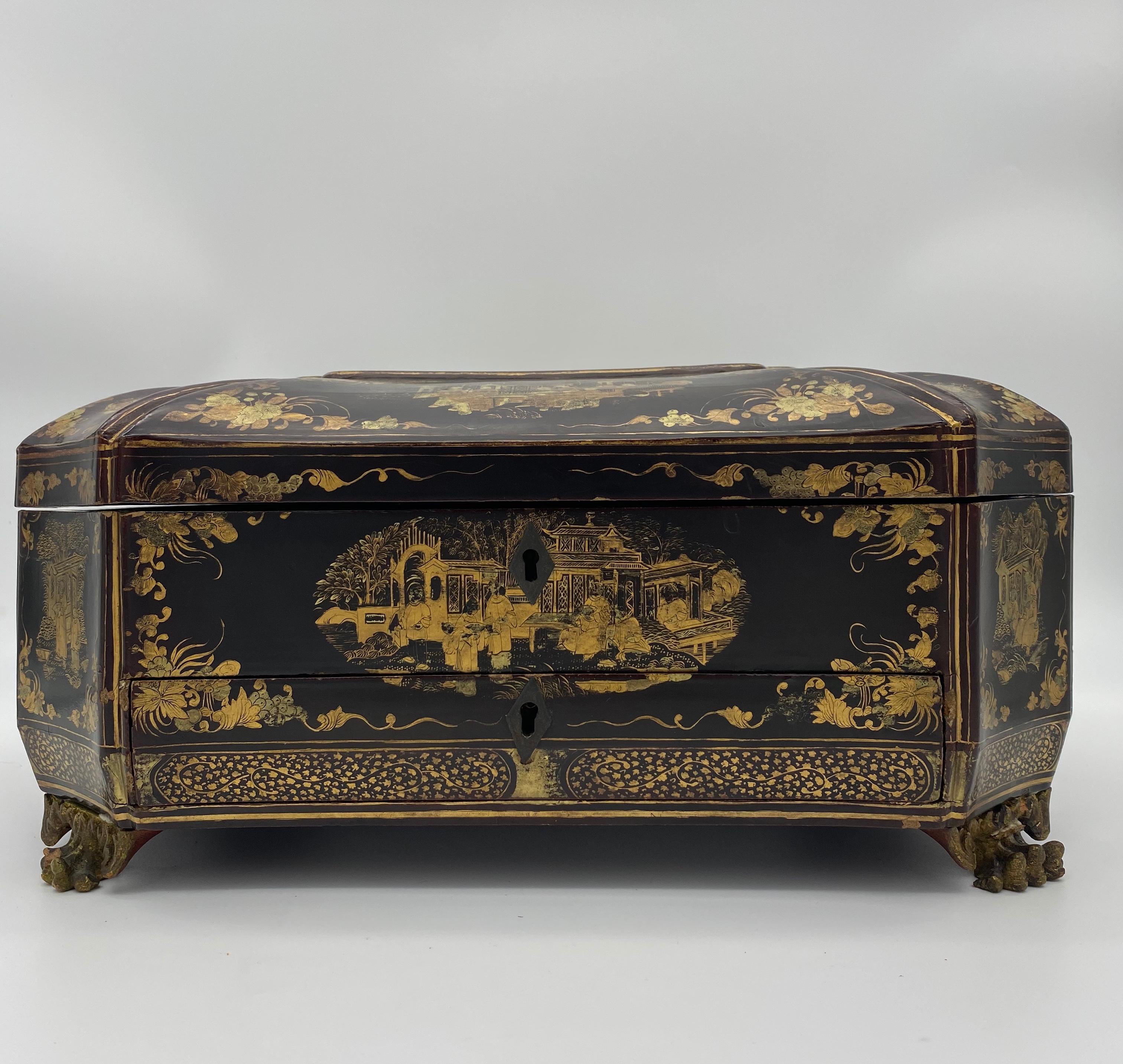 Qing 19th Century Chinese Lacquer Sewing Box For Sale