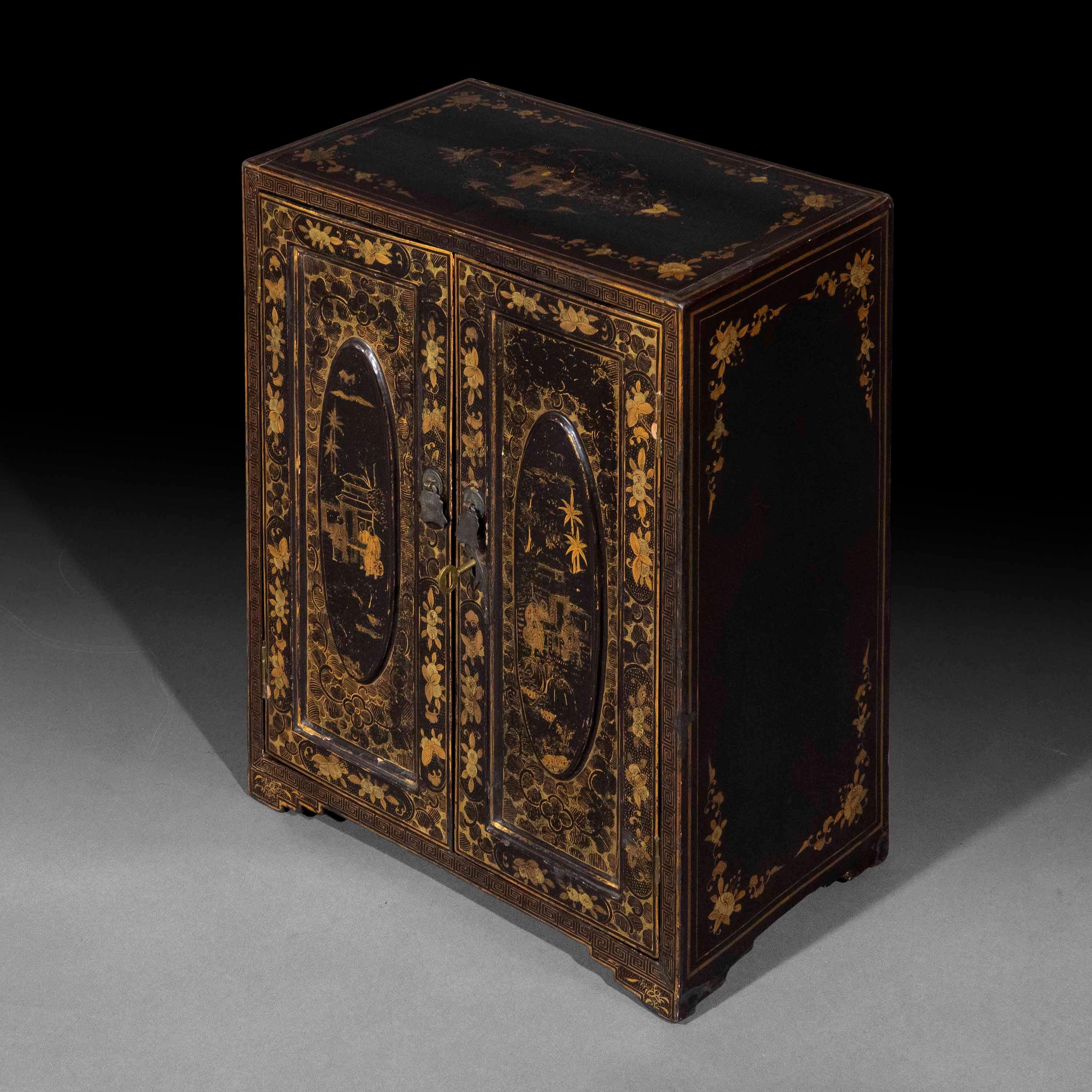 19th Century Chinese Lacquer Table Cabinet or Jewelry Box For Sale 7