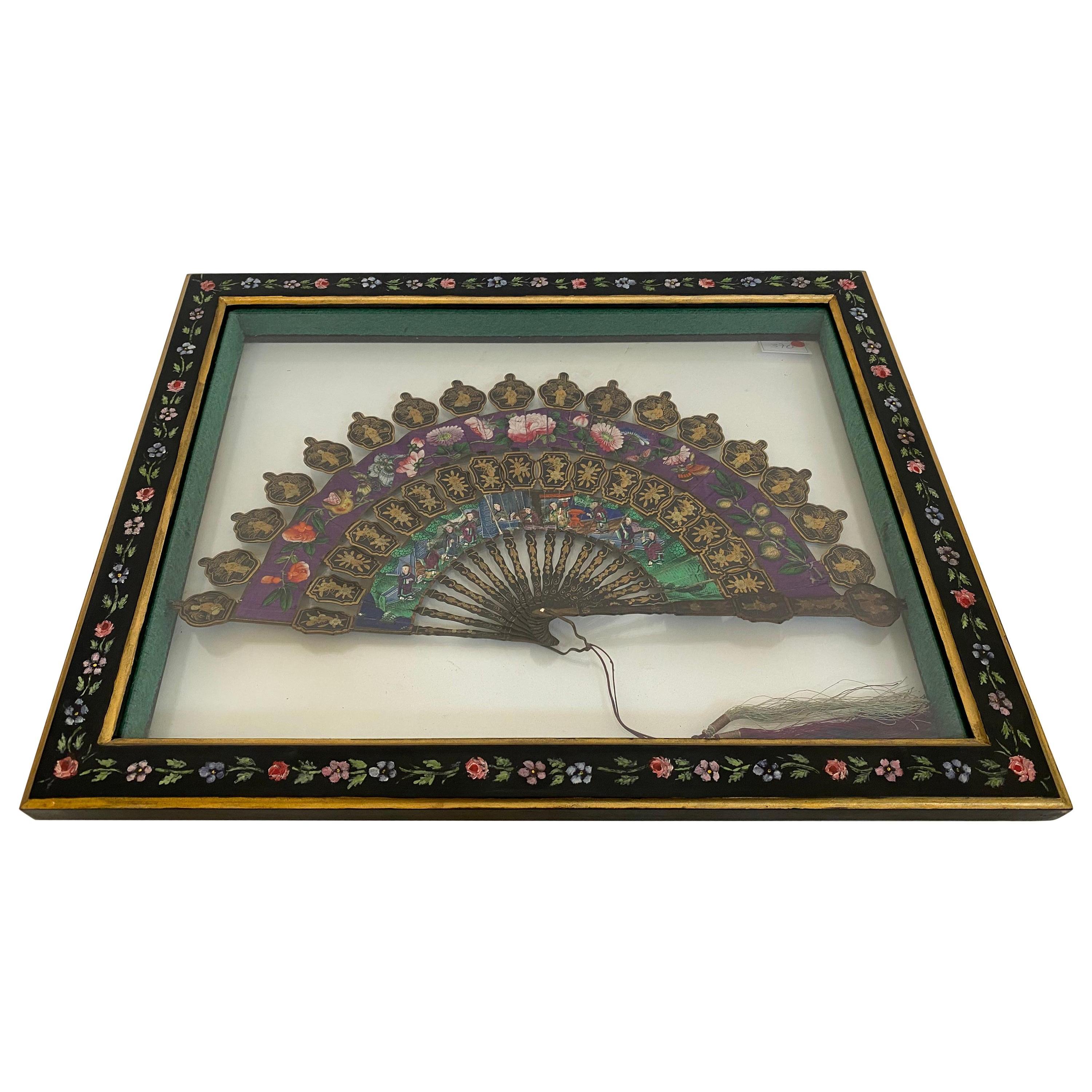 Qing 19th Century Chinese Lacquered and Giltwood Frame Fan For Sale