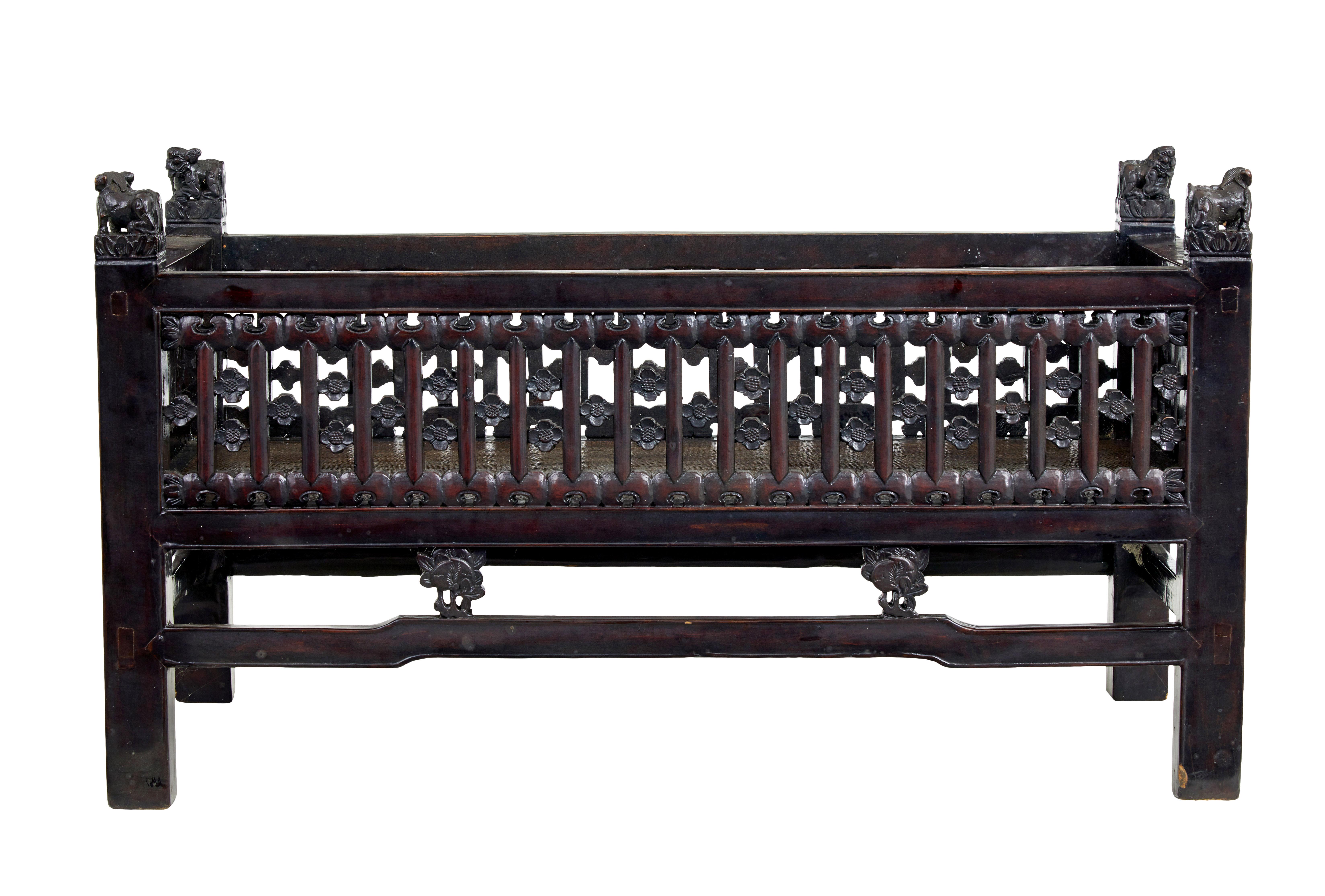 Qing 19th century Chinese lacquered childs bed For Sale