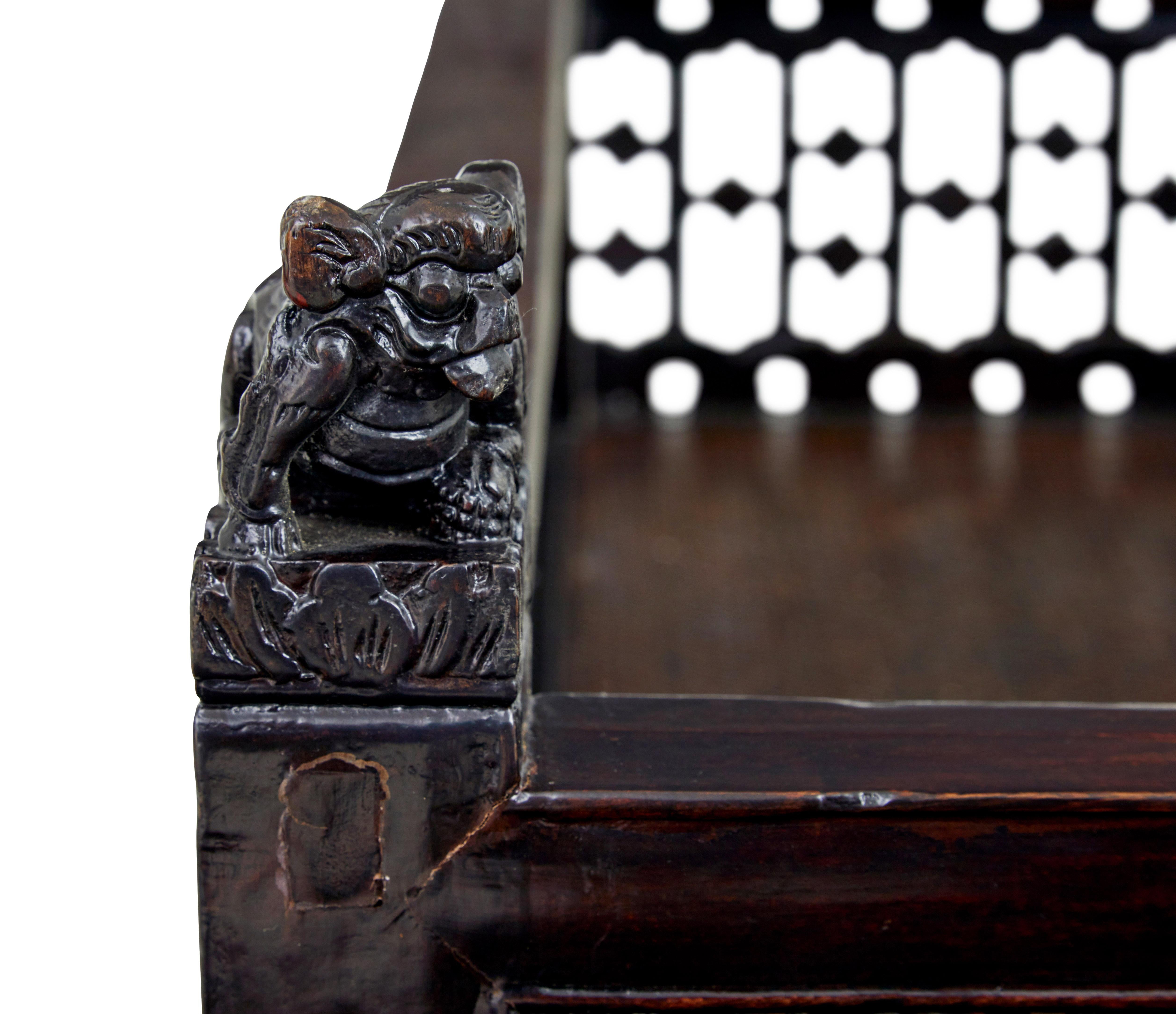19th century Chinese lacquered childs bed For Sale 1