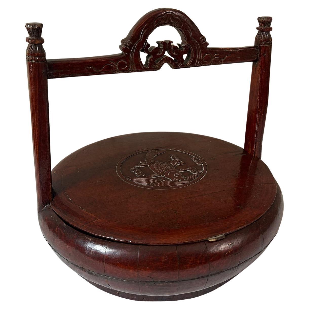 Boîte à déjeuner chinoise laquée en orme du 19e siècle, années 1890