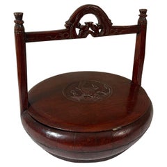 Chinesische lackierte Ulmen- Lunchbox aus dem 19. Jahrhundert, 1890er Jahre