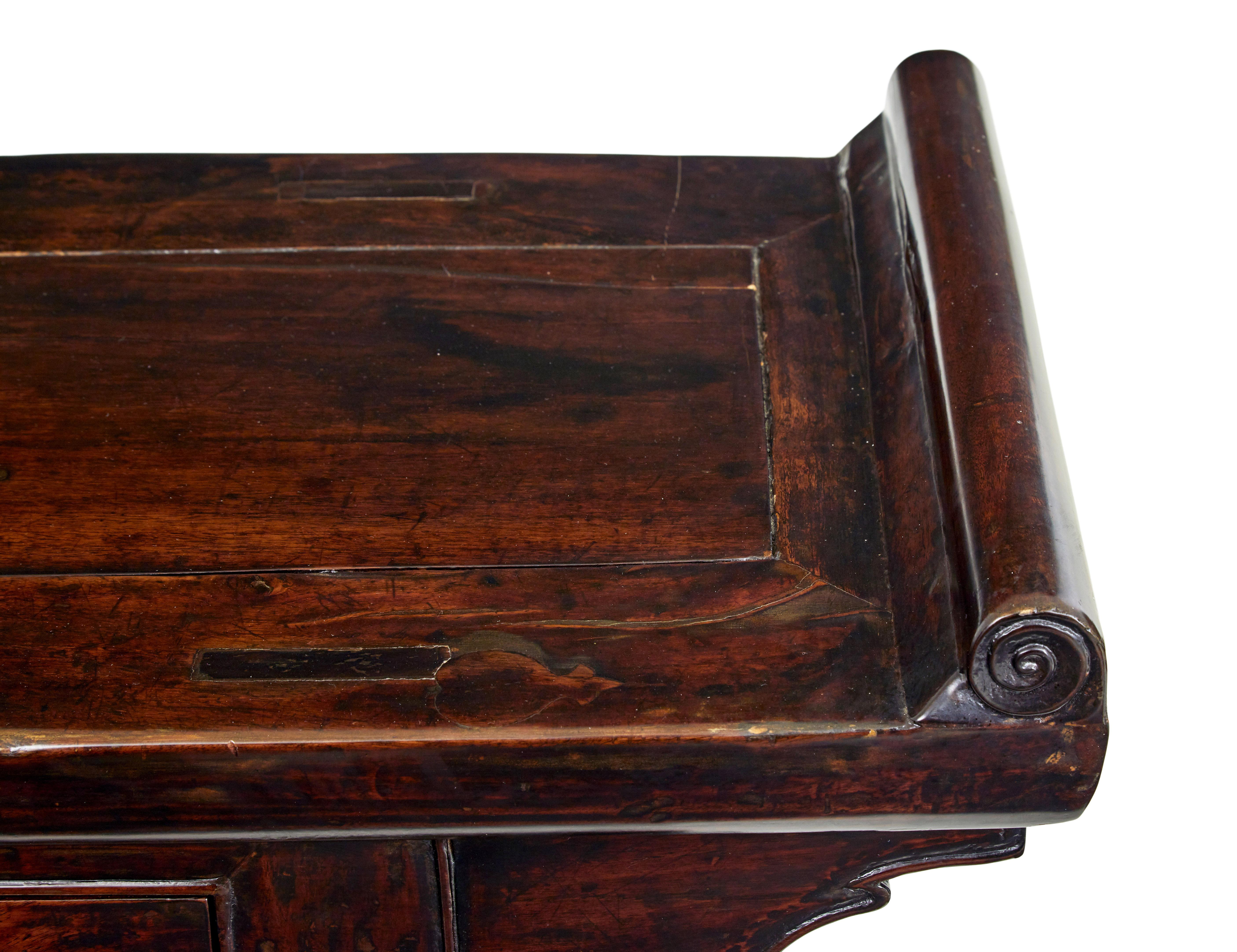 Credenza cinese in legno duro laccato del XIX secolo in vendita 2