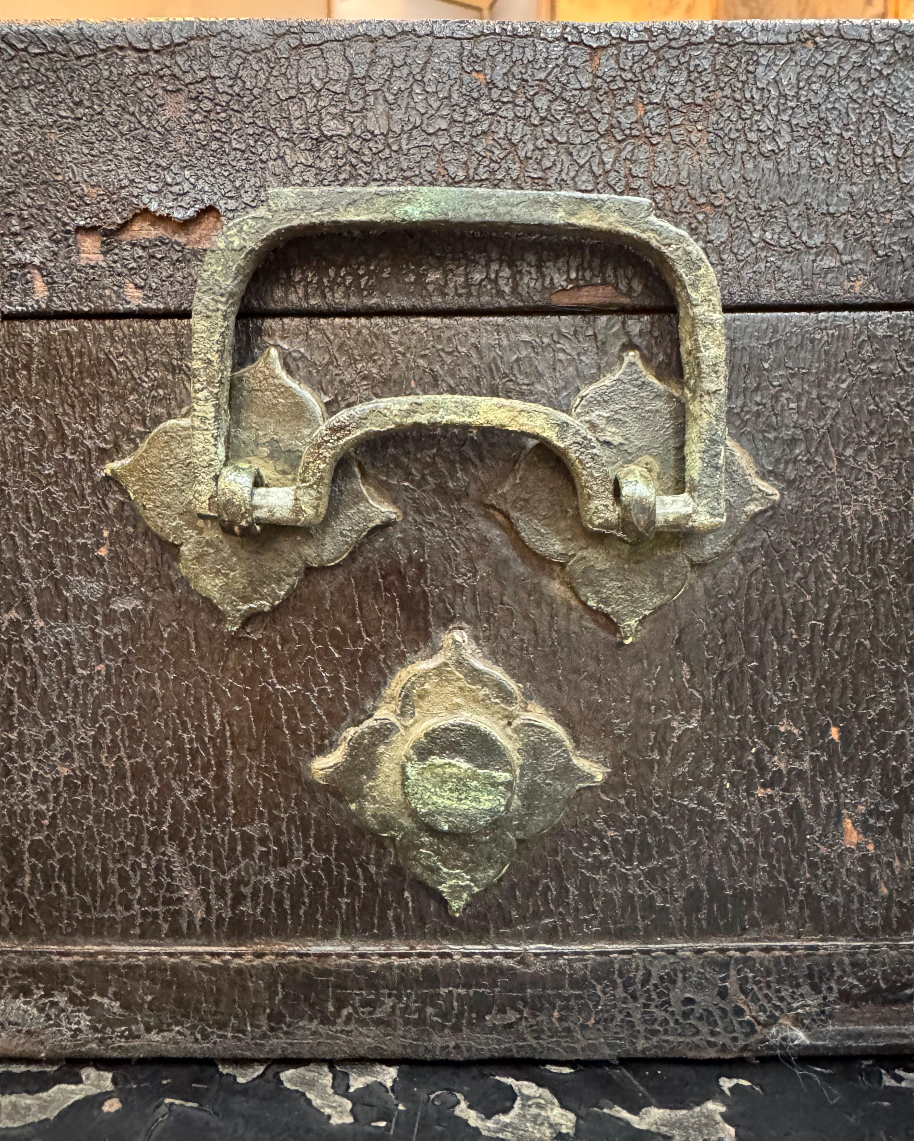 19th Century Chinese Leather Box For Sale 4