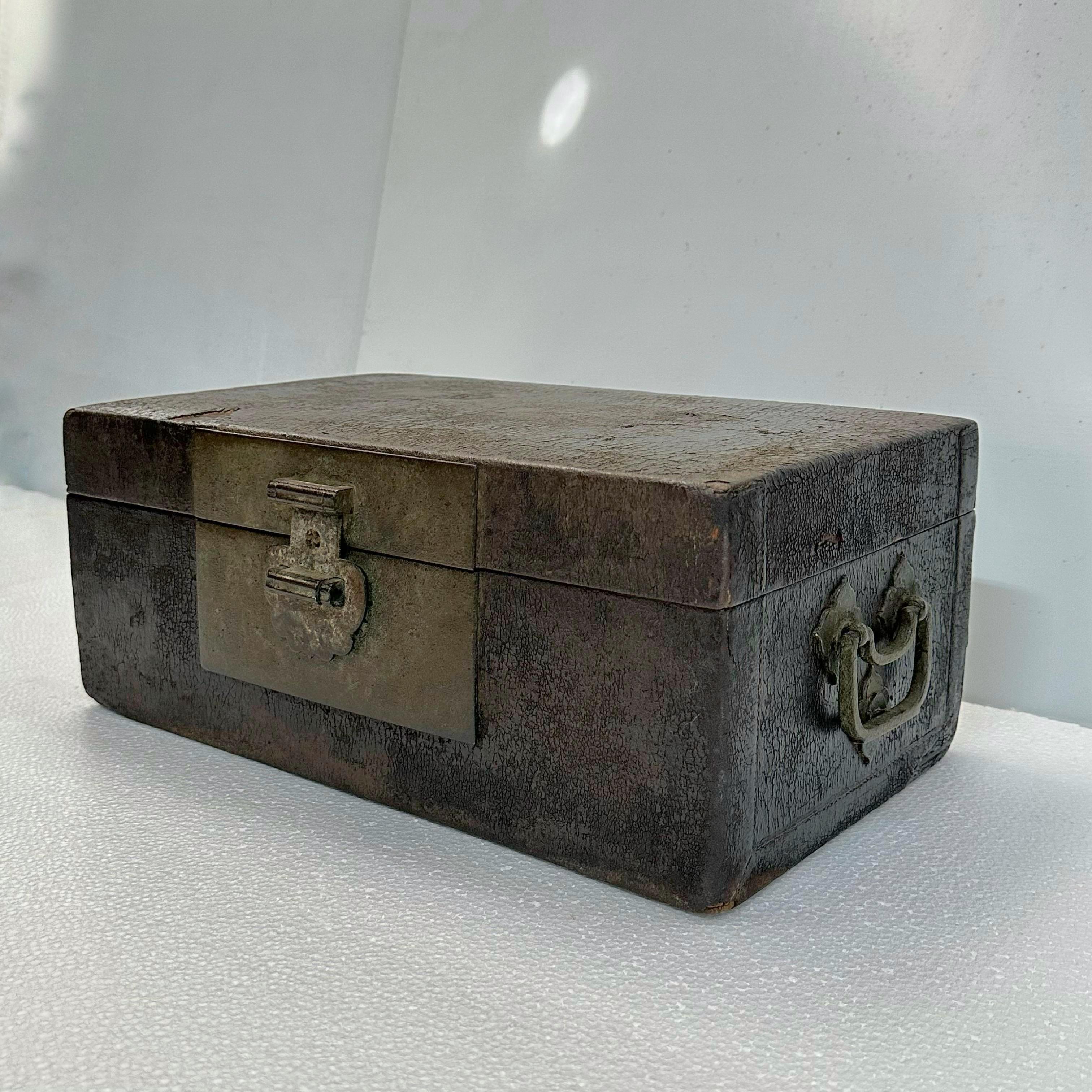 Qing 19th Century Chinese Leather Box For Sale
