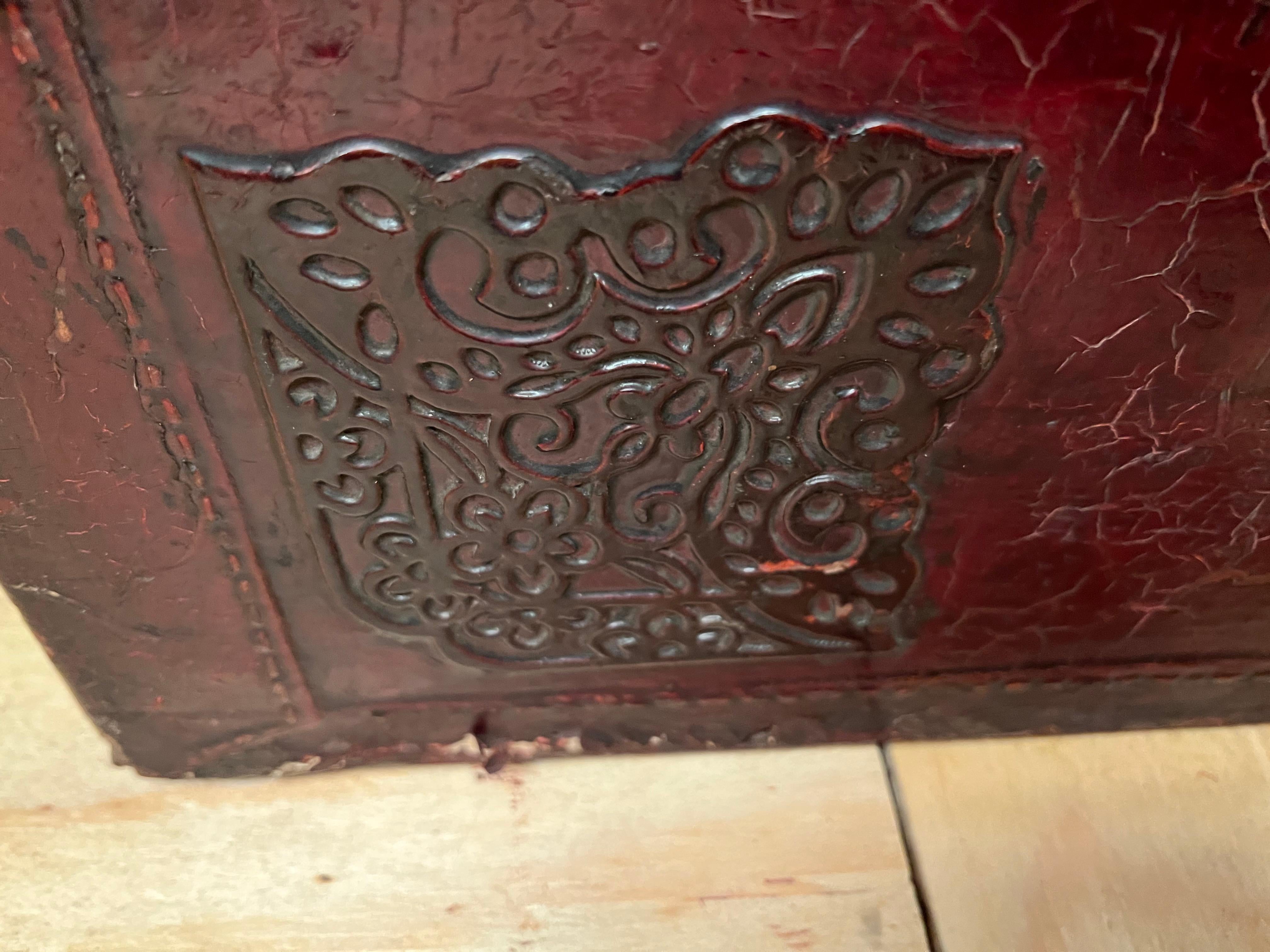 19th Century Chinese Leather Trunk For Sale 2