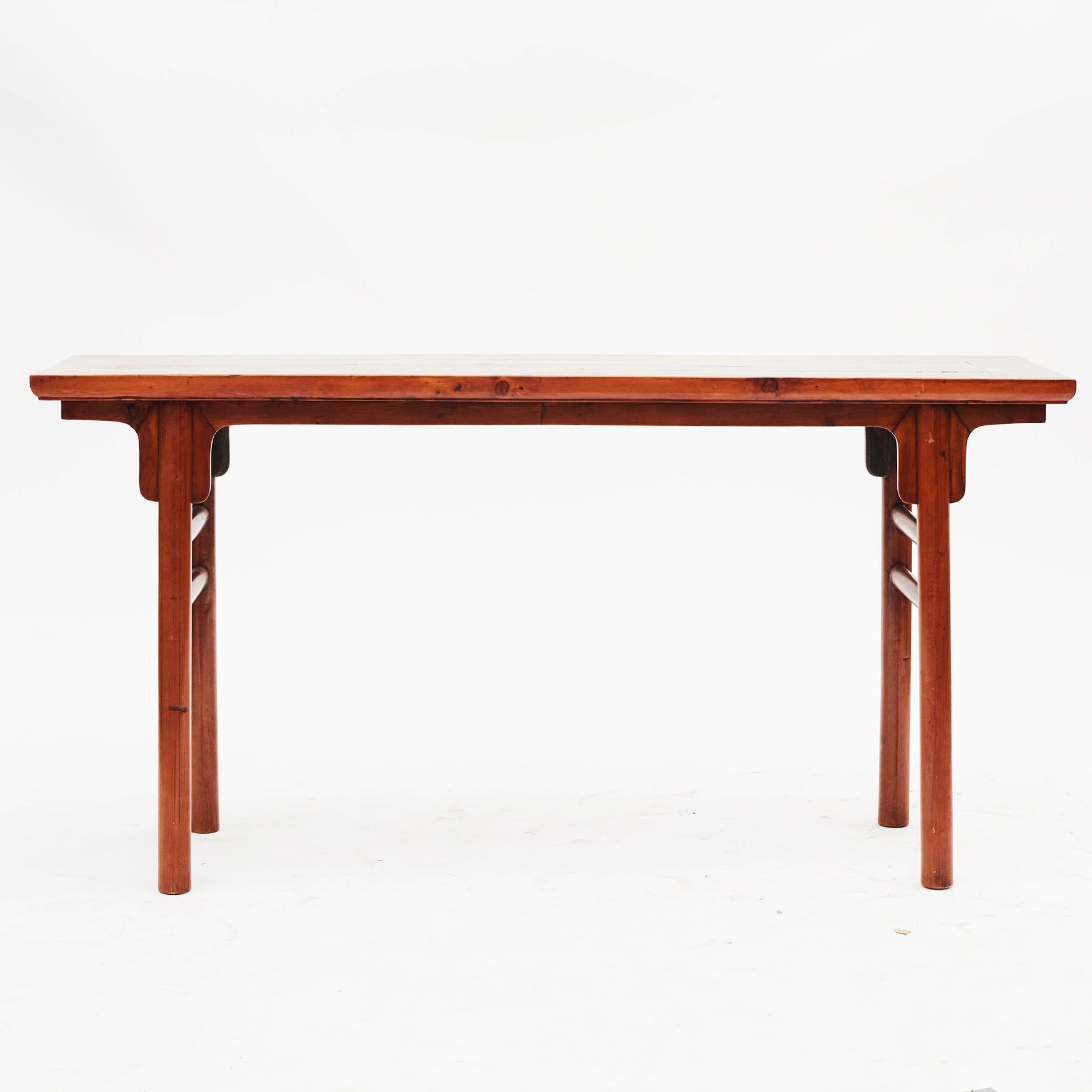 Elegant Chinese peach wood altar table in ming style.
From Jiangsu Province, 1830-1840.

Peach is a beautiful type of wood with warm undertones. Furnitures made of peach is relatively rare to find and in demand among collectors of Chinese antique