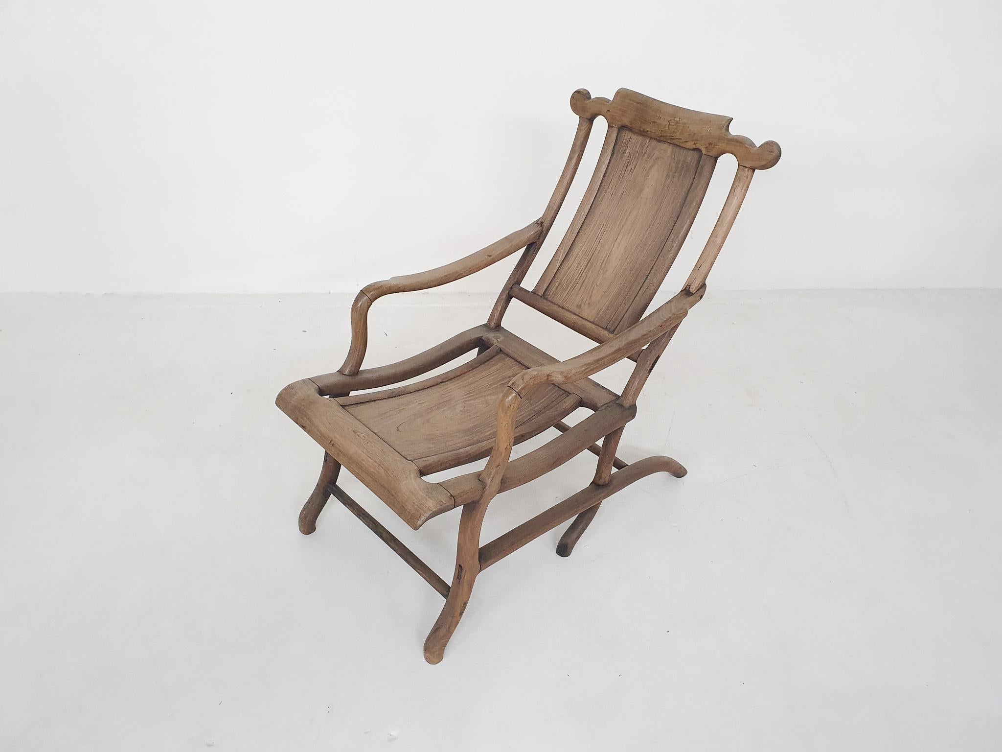 Chinois Fauteuil de salon chinois Gazer en bois massif du 19ème siècle en forme de lune en vente