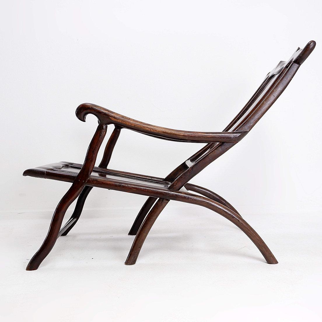 19th Century Chinese Moon Gazing Lounge chair
Chinese Moon Gazing Chair
Measures : 55x90cm H:69cm SH:32cm
Minor Structural Damages : Sea Photos 
