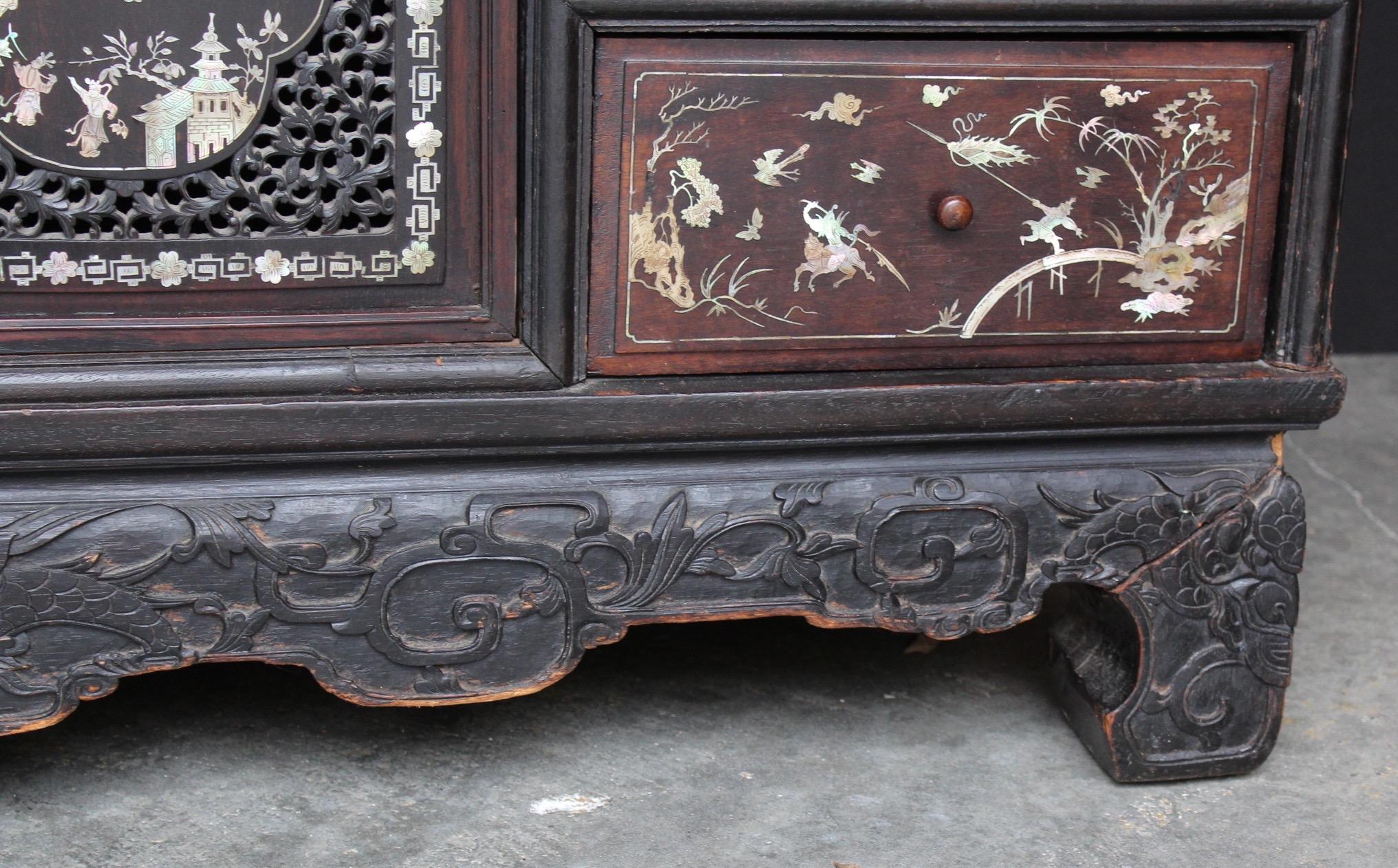 Mid-19th Century 19th Century Chinese Mother-of-Pearl Inlaid and Carved Cabinet For Sale