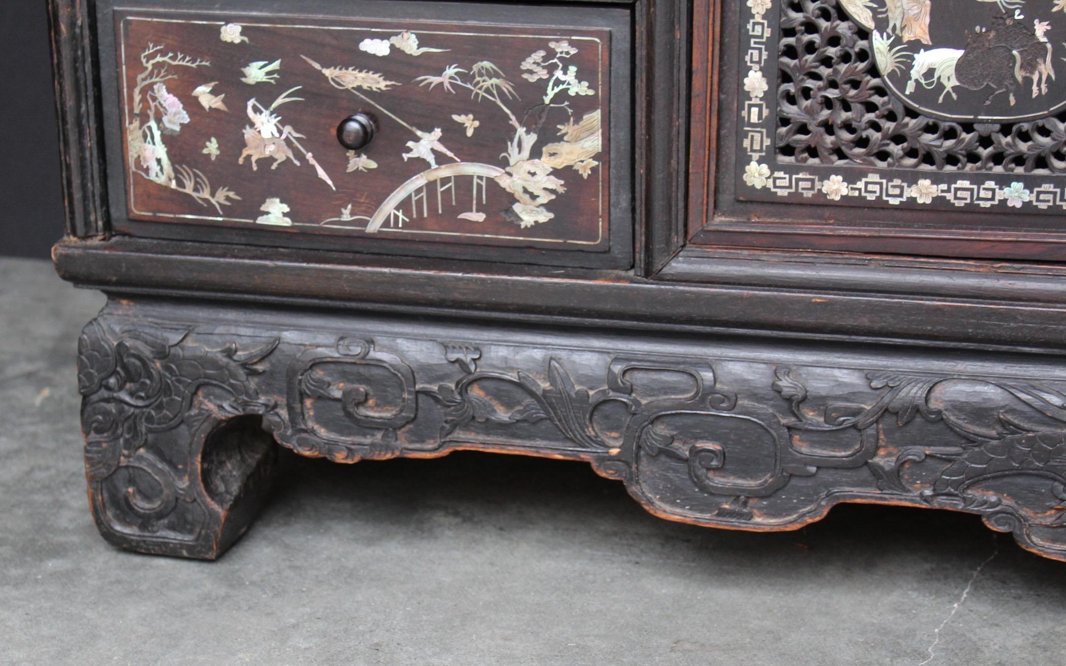 19th Century Chinese Mother-of-Pearl Inlaid and Carved Cabinet For Sale 1