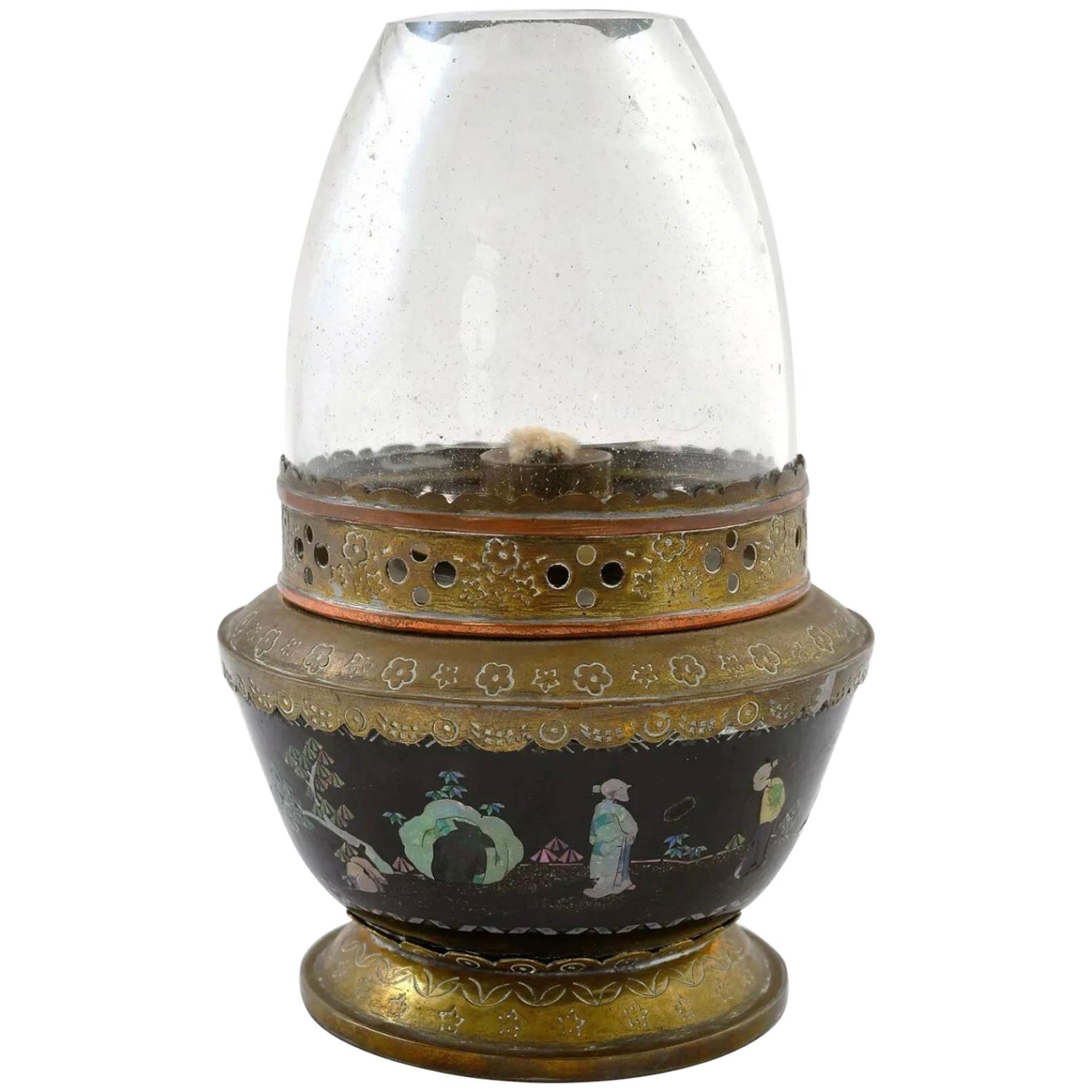 Lampe chinoise du 19ème siècle en laque incrustée de nacre, laque bourgogne et bol en opium