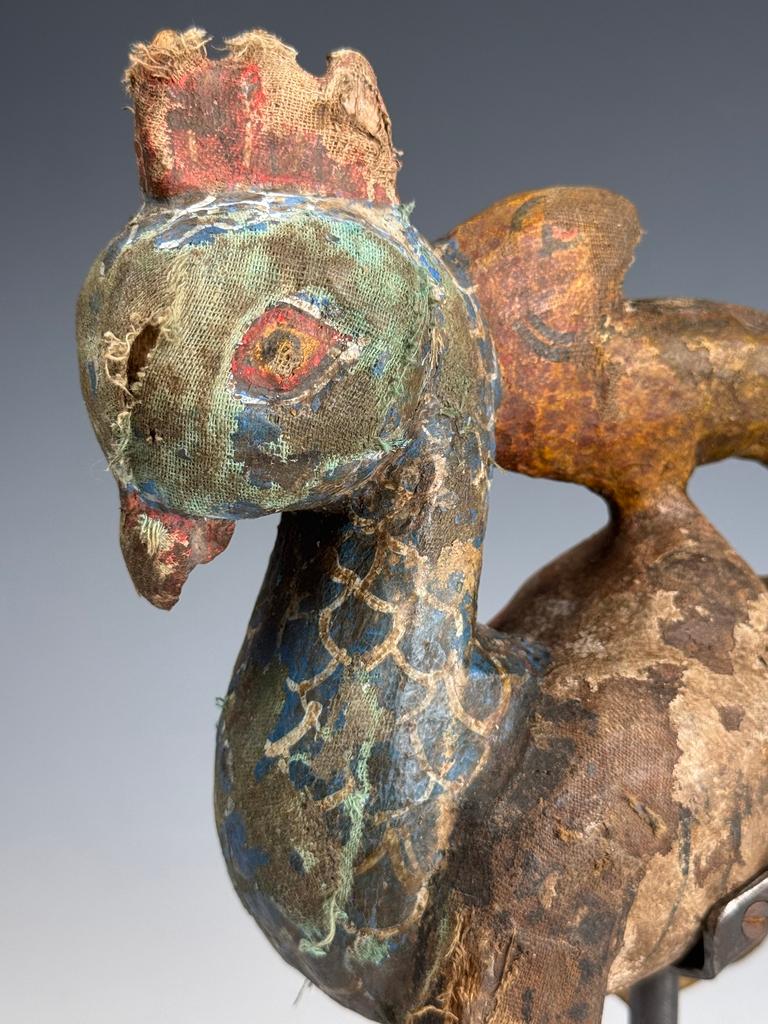 Sculpture chinoise du 19e siècle représentant un animal mythique - Coq, cheval et queue de dragon en vente 6