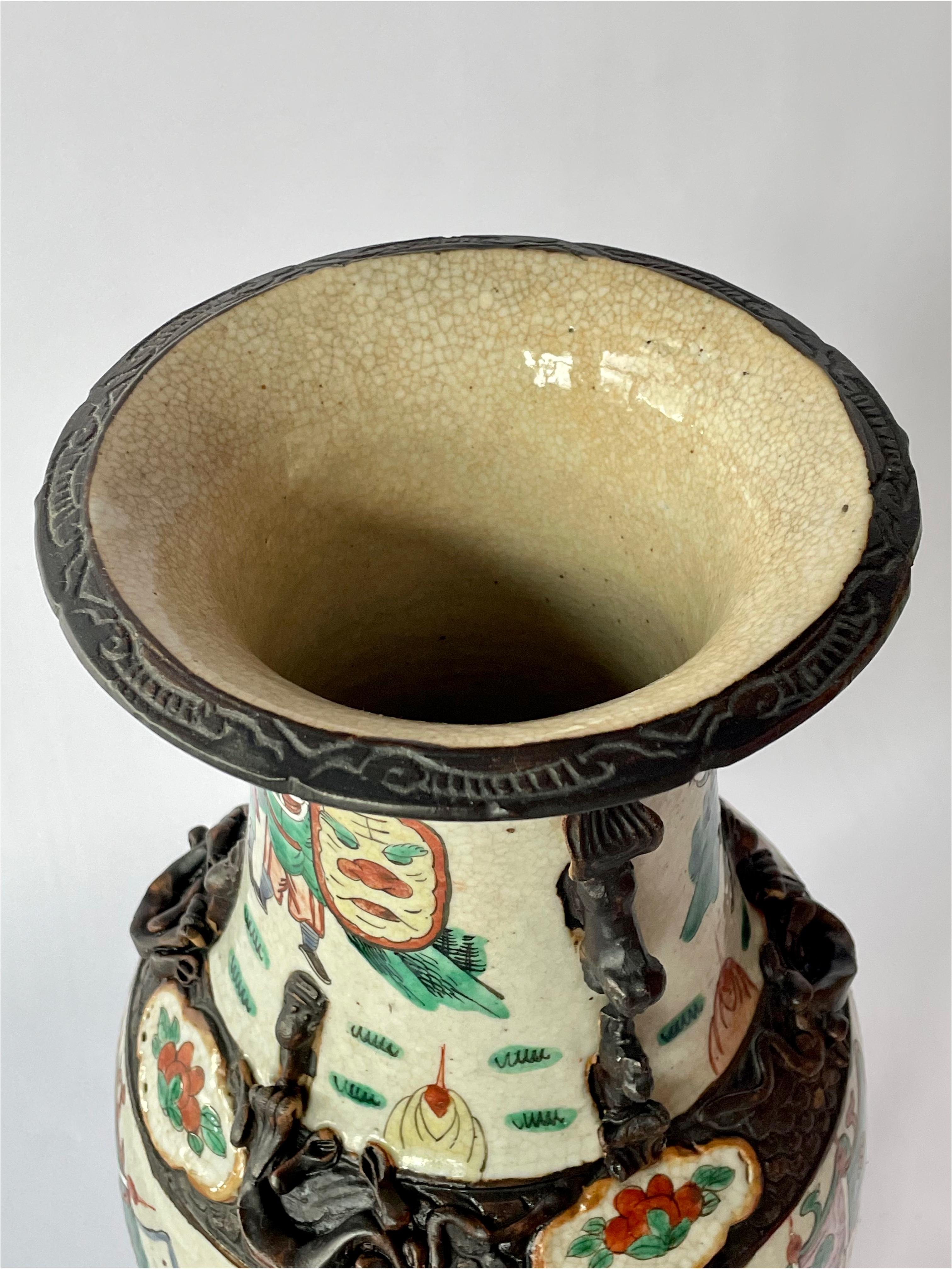 Chinesische Nankin-Porzellanvase aus dem 19. Jahrhundert im Angebot 6