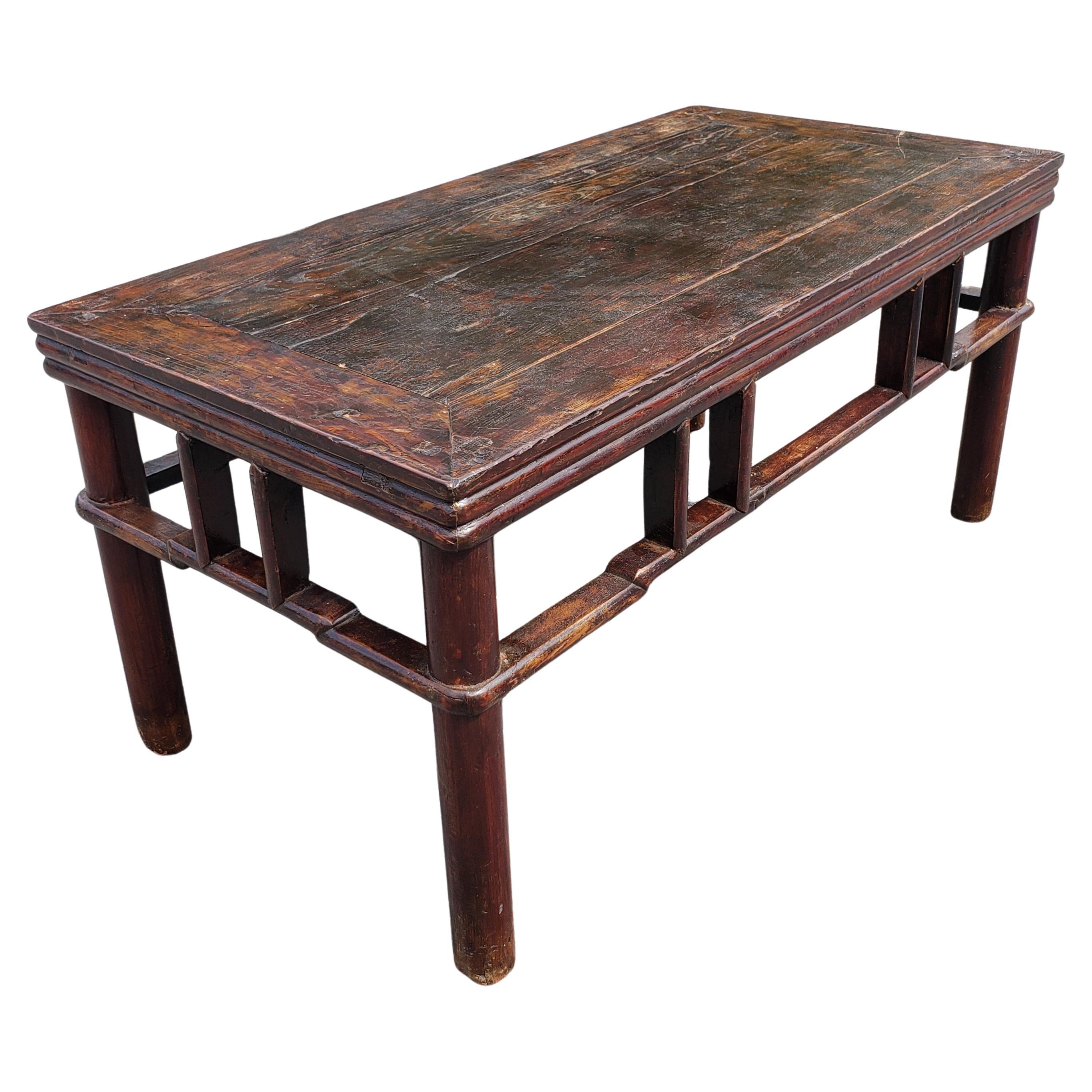 Stained 19th Century Chinese Qing Pagoda Style Elm Coffee Cocktail Table For Sale