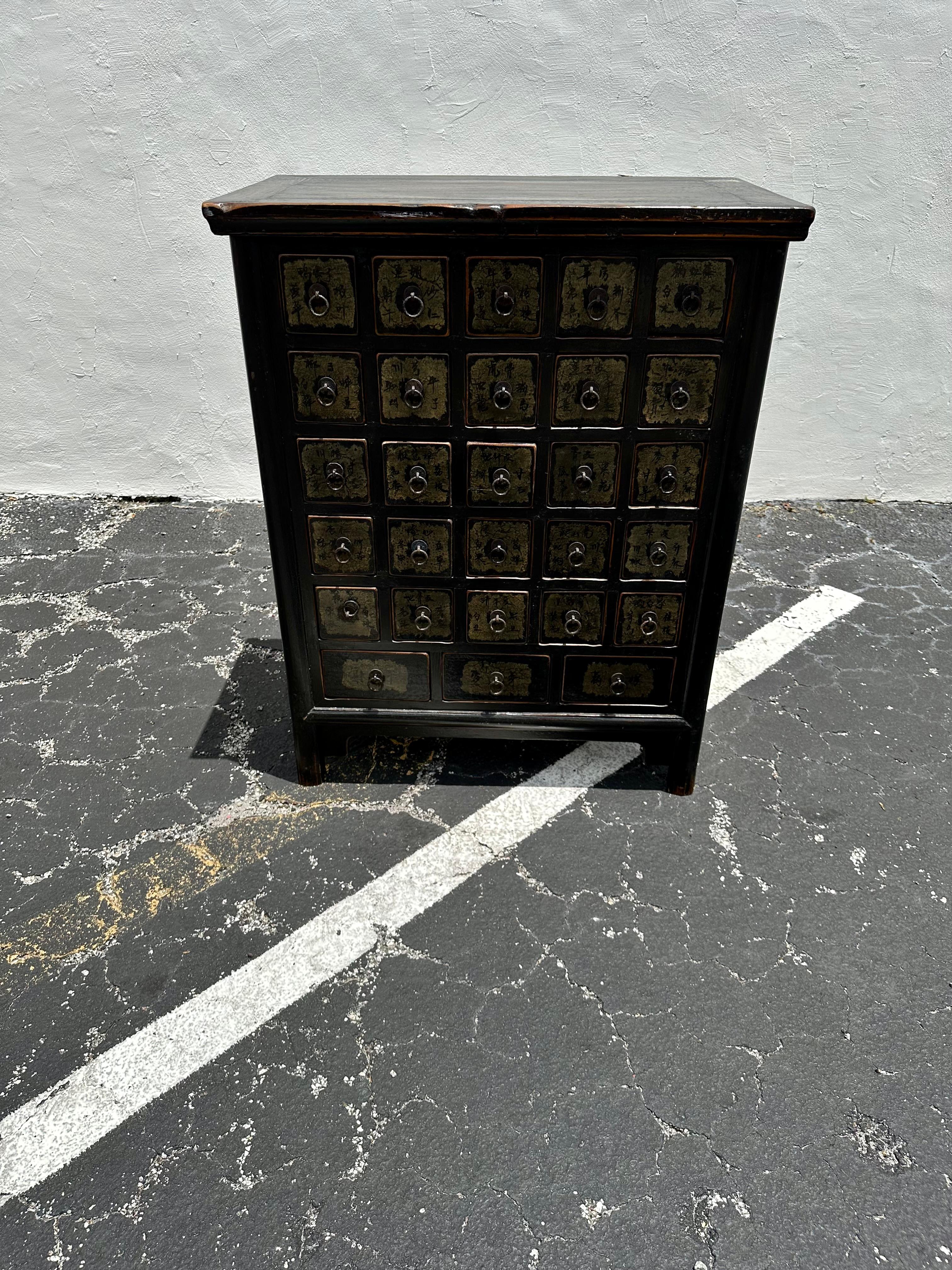 Chinoiserie 19th Century Chinese Painted Medicine Cabinet Dresser For Sale