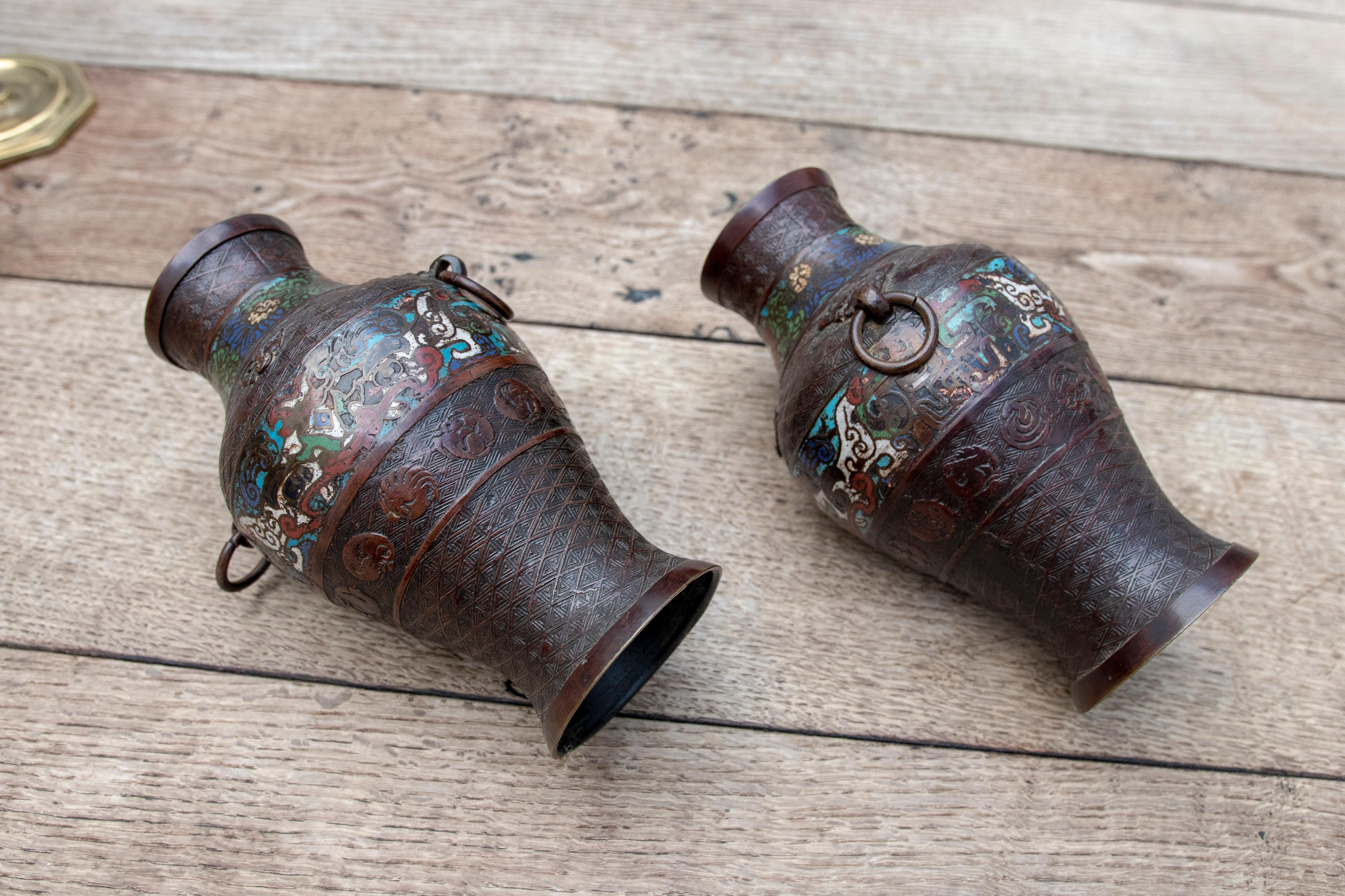 19th Century Chinese Pair of Bronze Vases with Cloissoné Technique For Sale 5