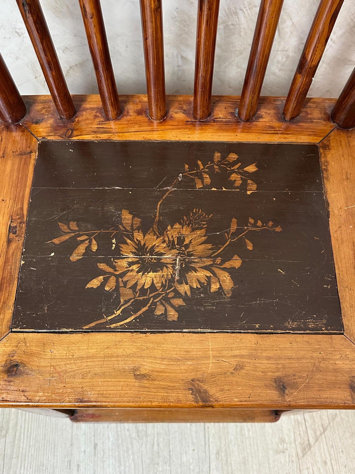 Orme Paire de chaises chinoises du 19ème siècle en orme laqué, années 1890 en vente