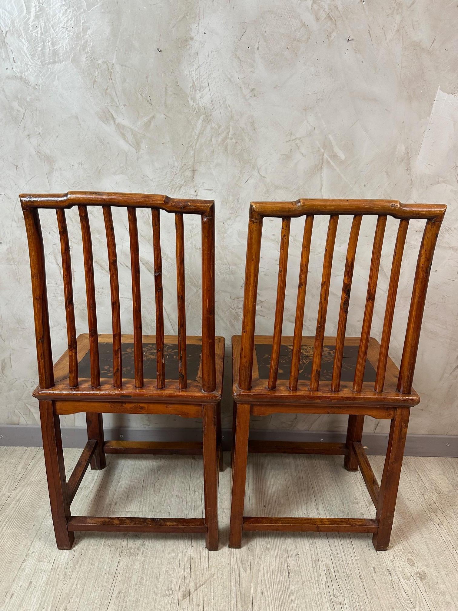 Paire de chaises chinoises du 19ème siècle en orme laqué, années 1890 en vente 2