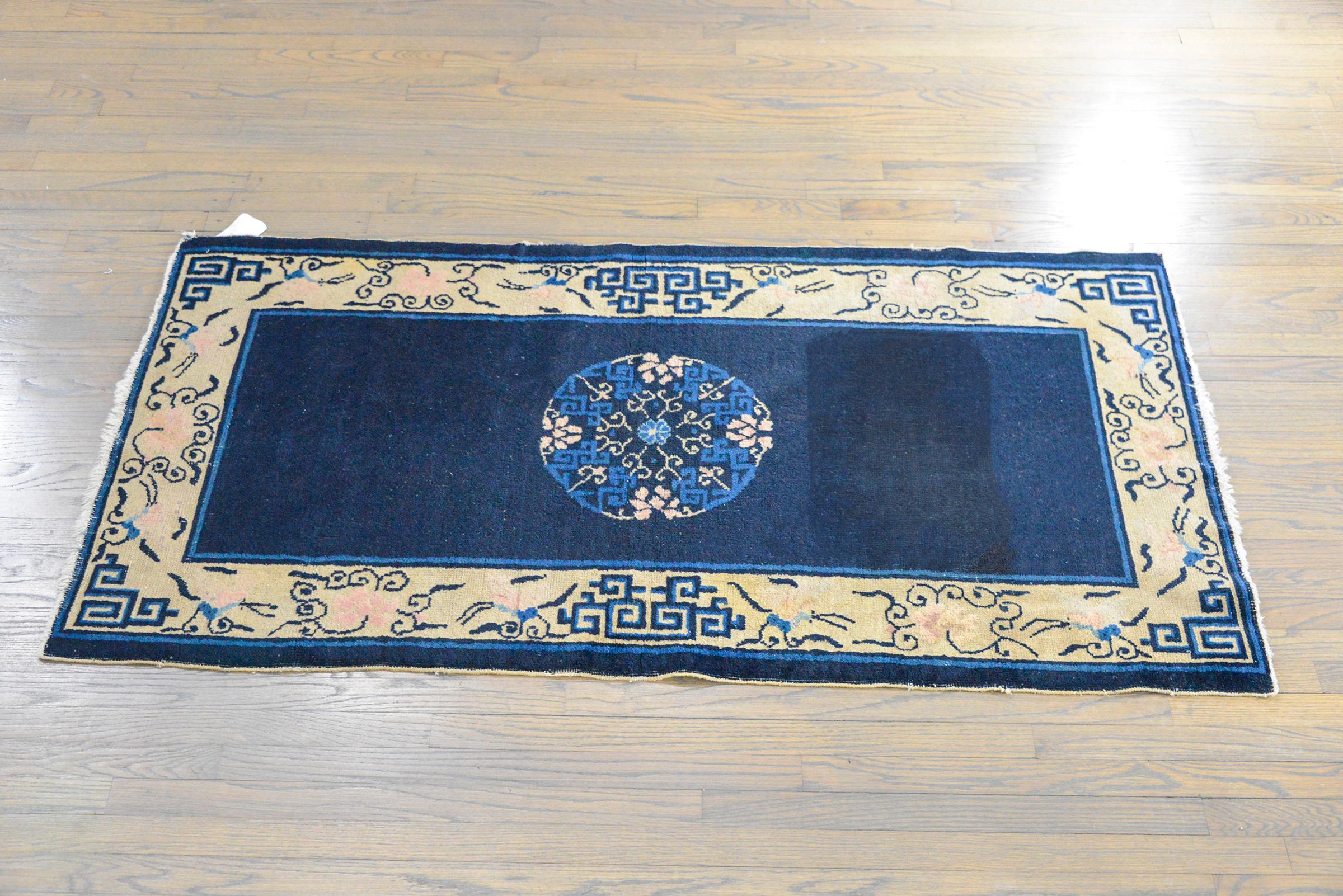 20th Century Chinese Peking Rug For Sale 3