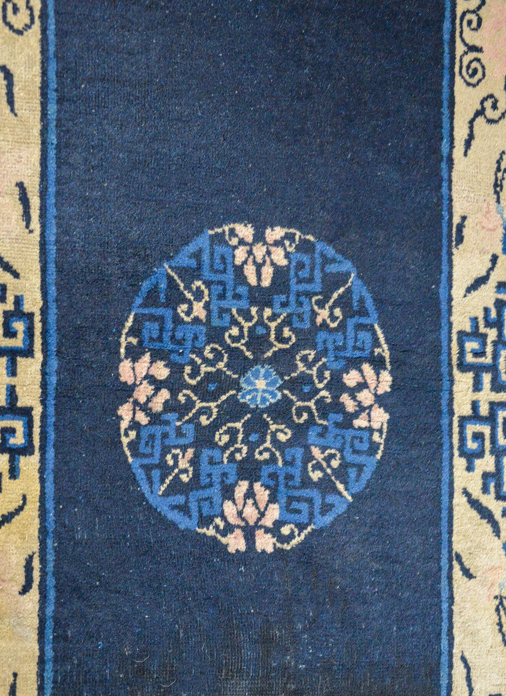 Hand-Knotted 20th Century Chinese Peking Rug For Sale