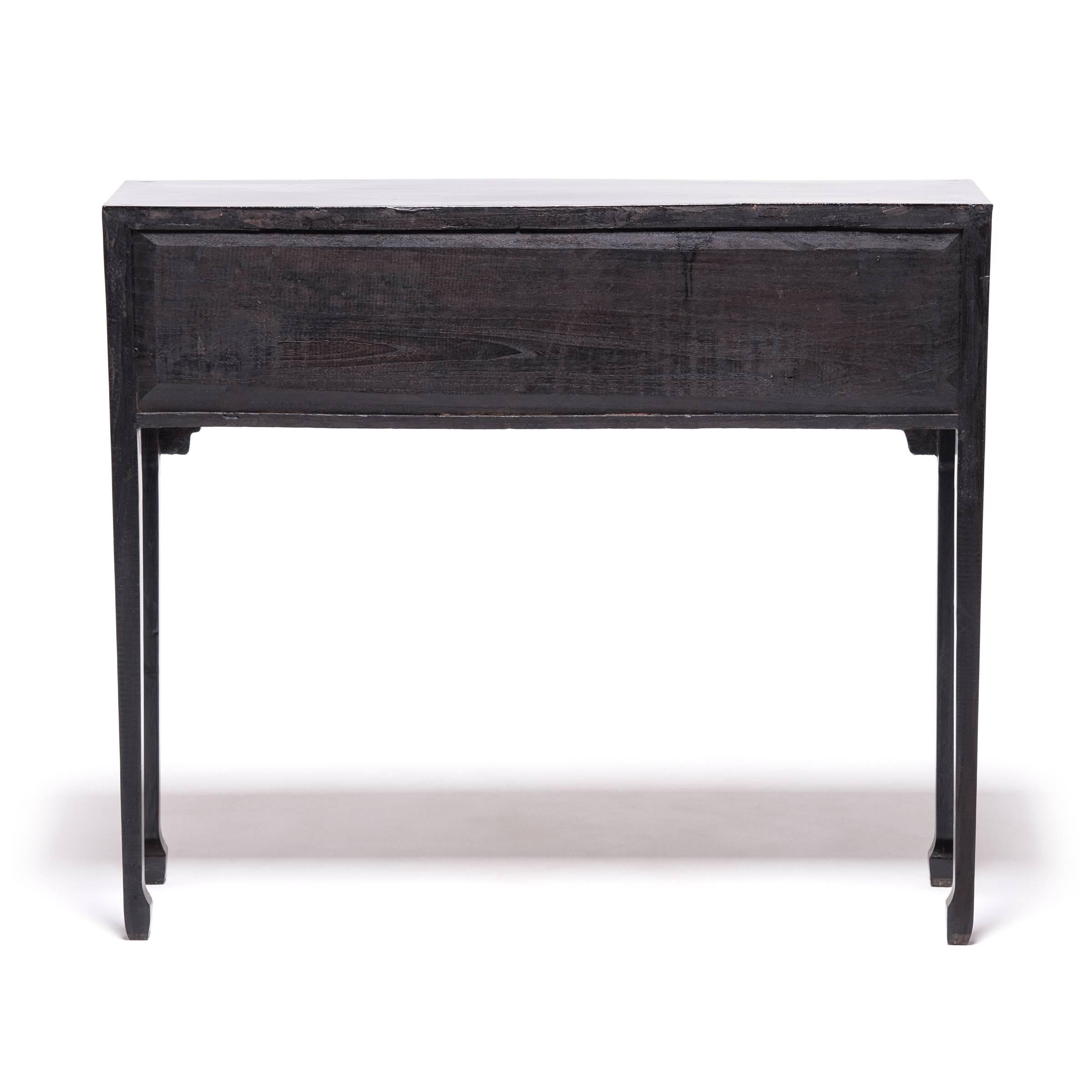 19th Century Chinese Petite Altar Console Table In Good Condition In Chicago, IL