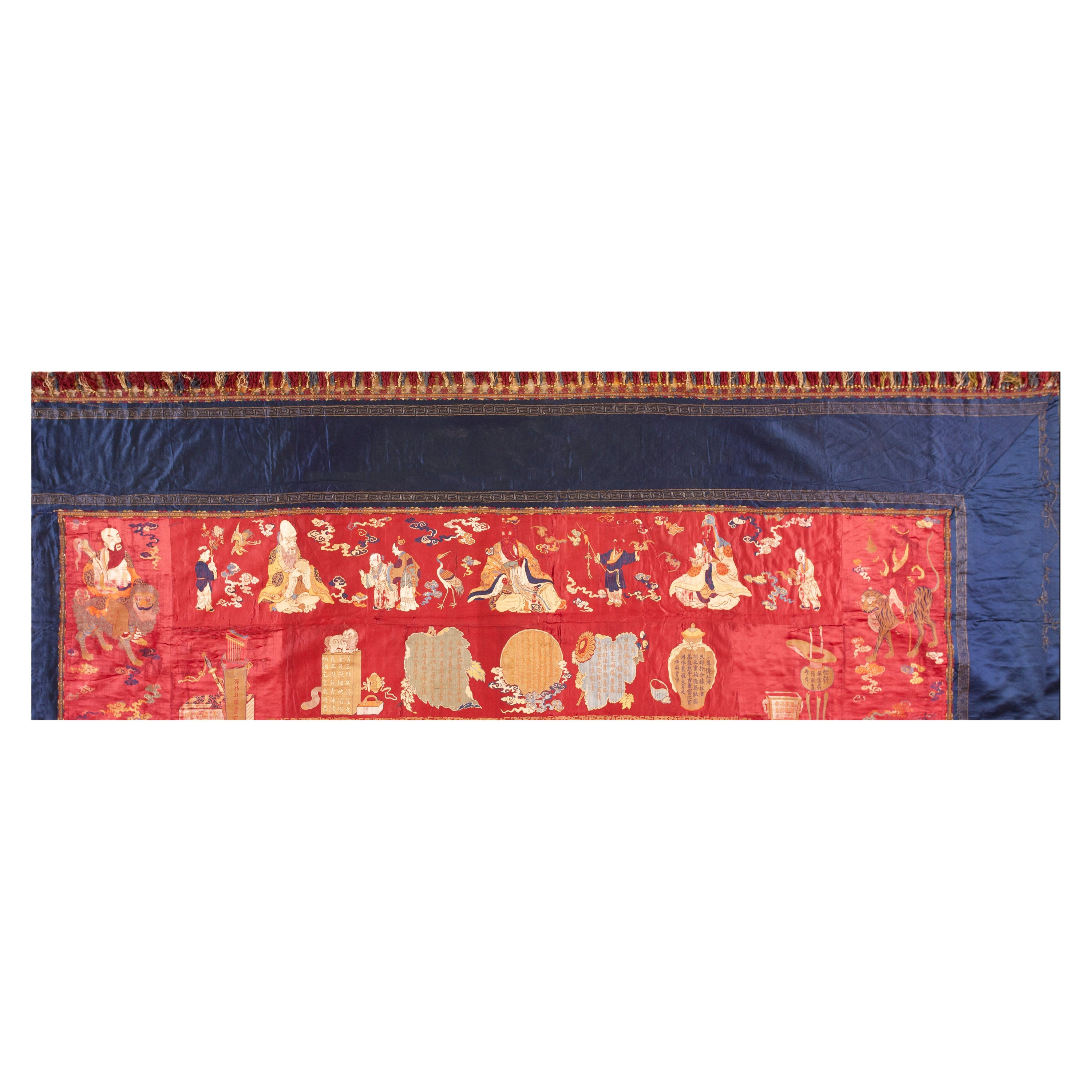 Tessuto a ricamo pittorico cinese del XIX secolo (3' 6'' x 11' 4'' - 107 x 345) in vendita