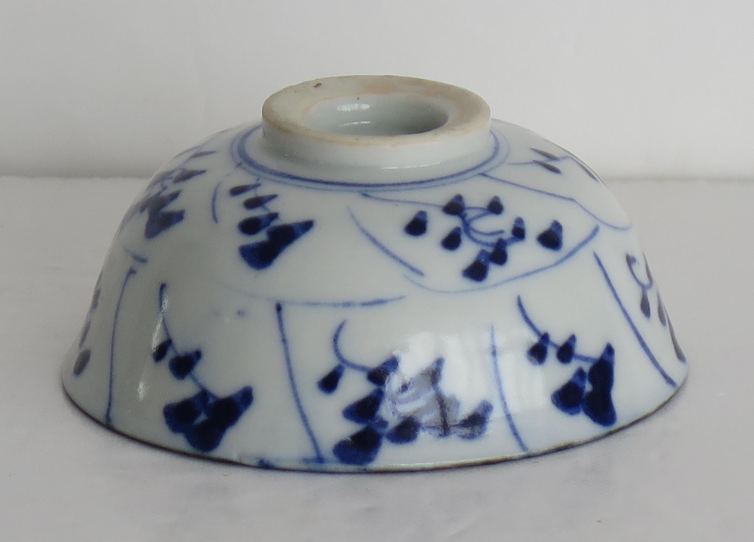 19th Century Chinese Porcelain Blue & White Tea Bowl Tek Sing Shipwreck, Ca 1820 For Sale 3