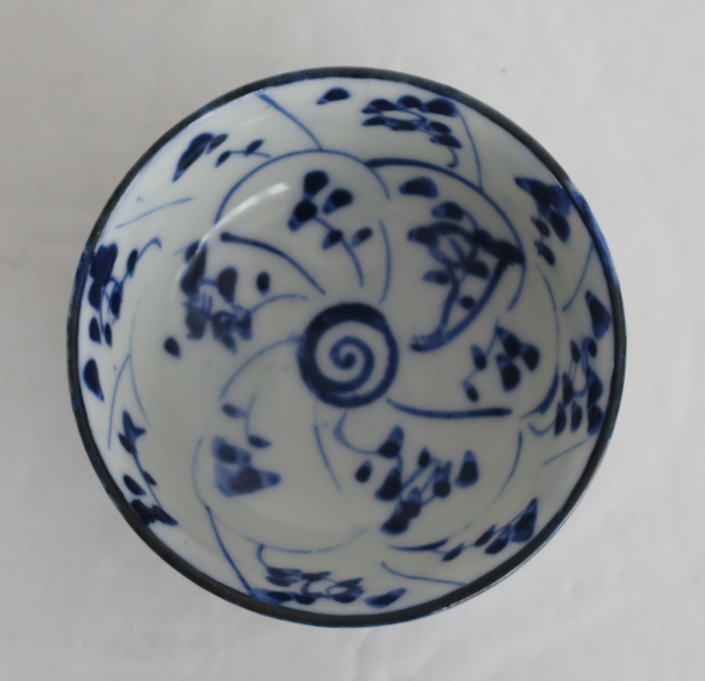 19th Century Chinese Porcelain Blue & White Tea Bowl Tek Sing Shipwreck, Ca 1820 For Sale 1