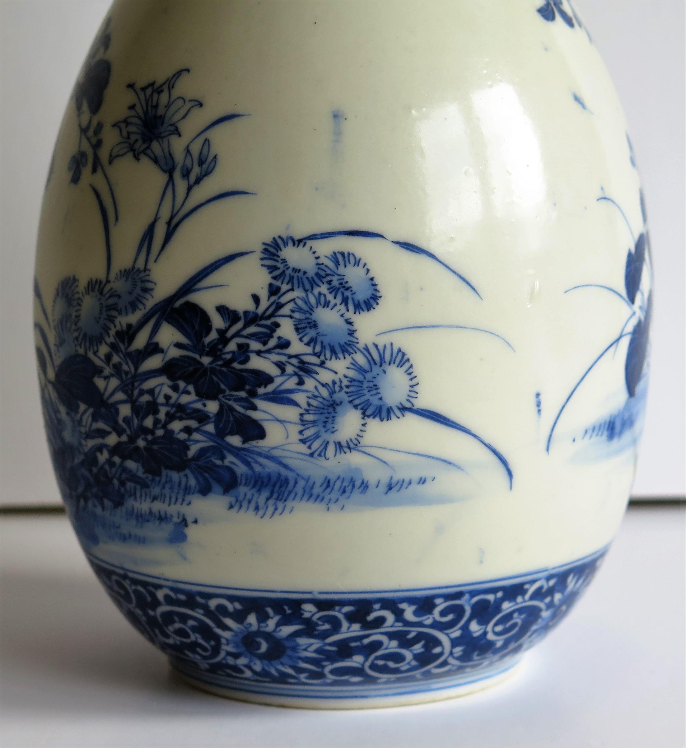 19th C Qing Chinese Porcelain Bottle Vase Blue and White Finely Hand Painted 9