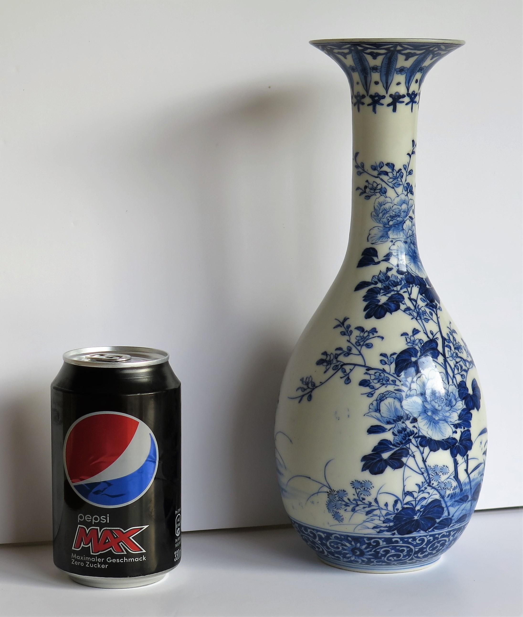 19th C Qing Chinese Porcelain Bottle Vase Blue and White Finely Hand Painted 10