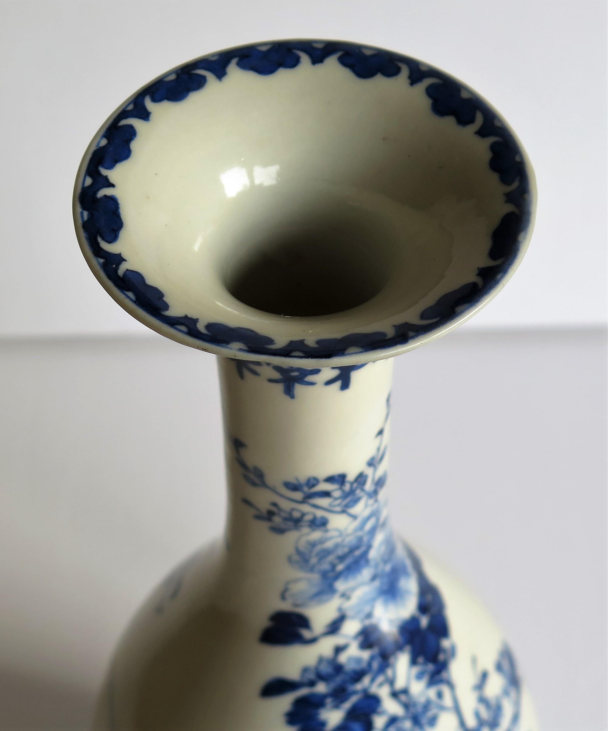 19th C Qing Chinese Porcelain Bottle Vase Blue and White Finely Hand Painted 4
