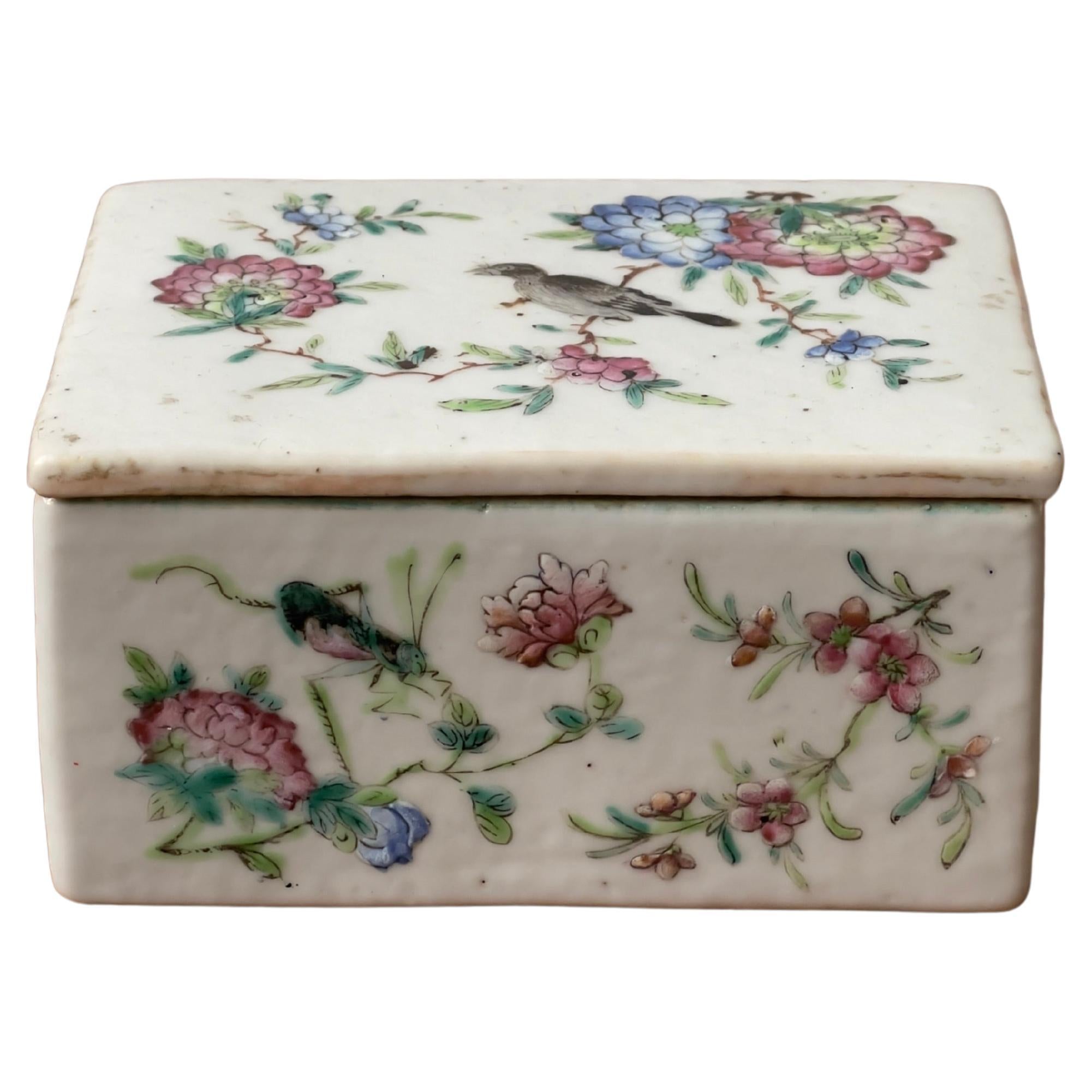 19th Century Chinese Porcelain Family Box with Hand Painted Bird Motiv For Sale