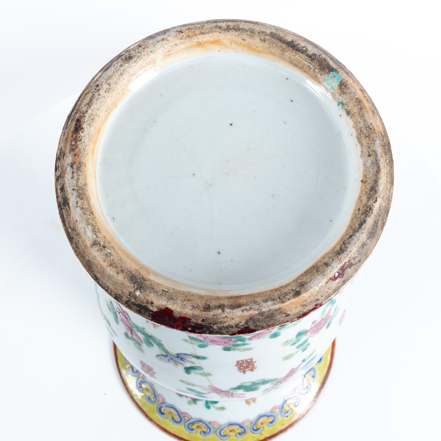 19th Century Chinese Porcelain Multi-Color Vase For Sale 7