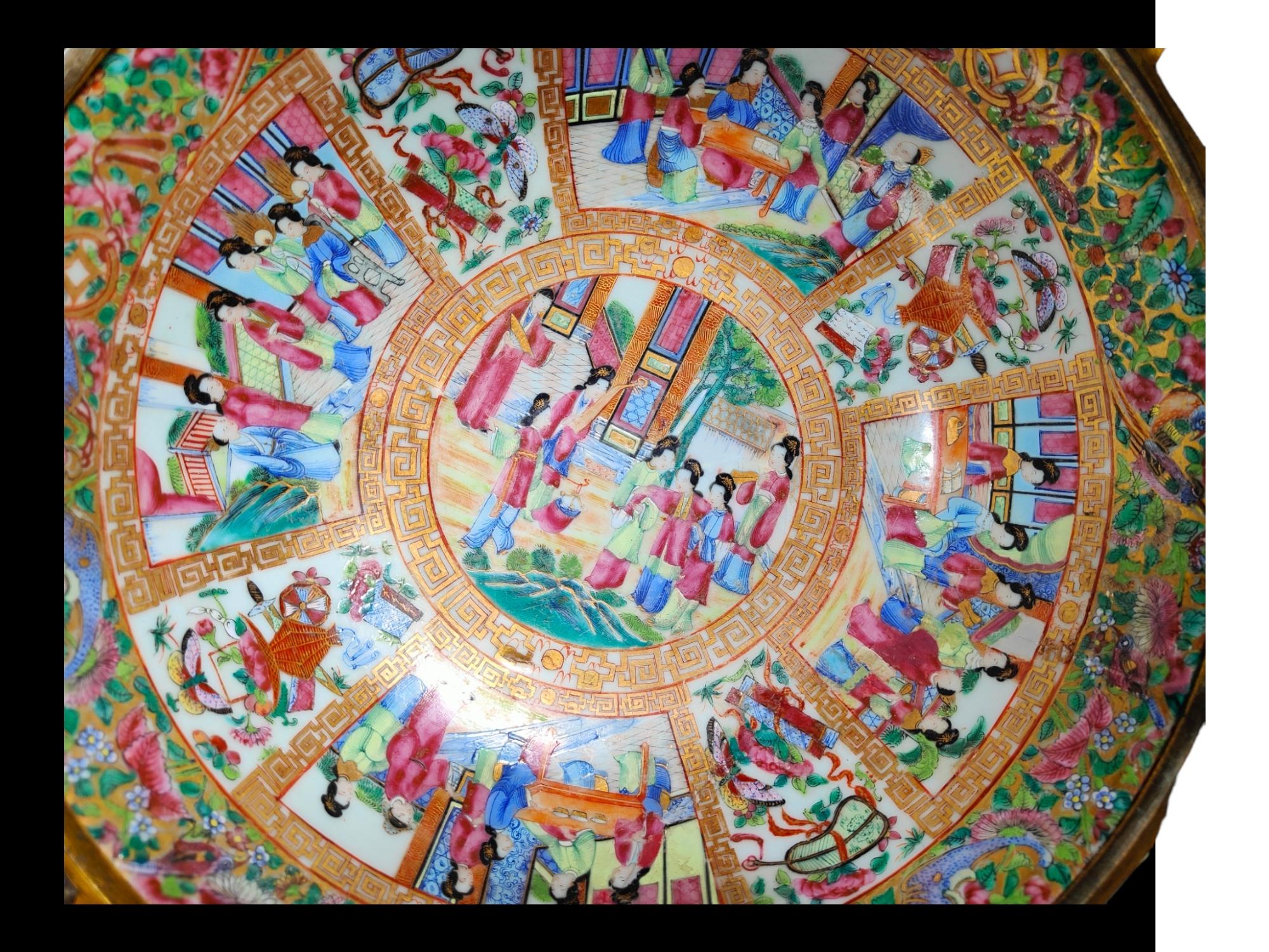 Chinesisch im 19. Jahrhundert  Porzellan-Rosenmedaillon in Goldbronze-Montierter Tafelaufsatz im Angebot 8
