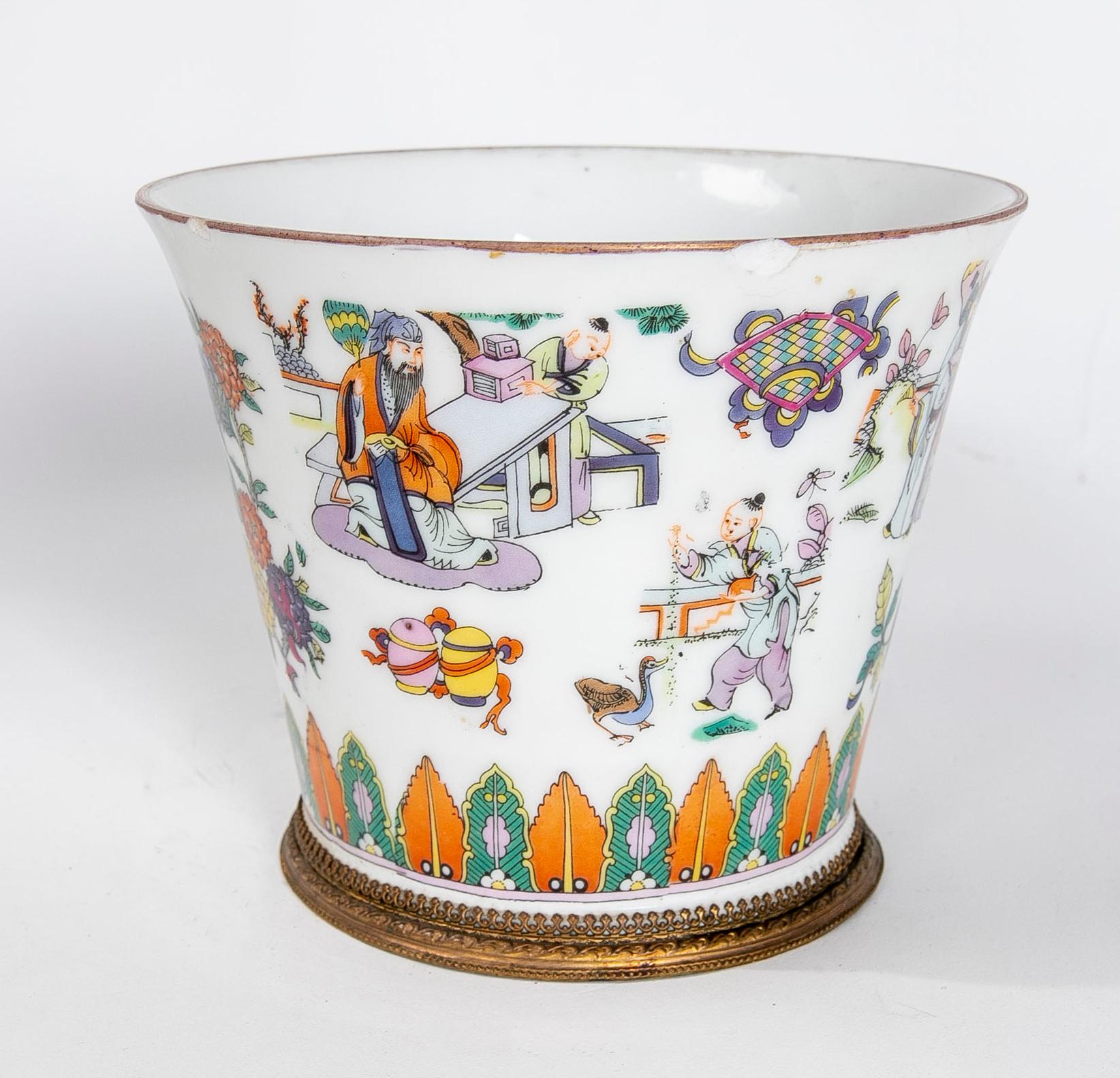 19th Century Chinese Porcelain Vase with Oriental Scenes.