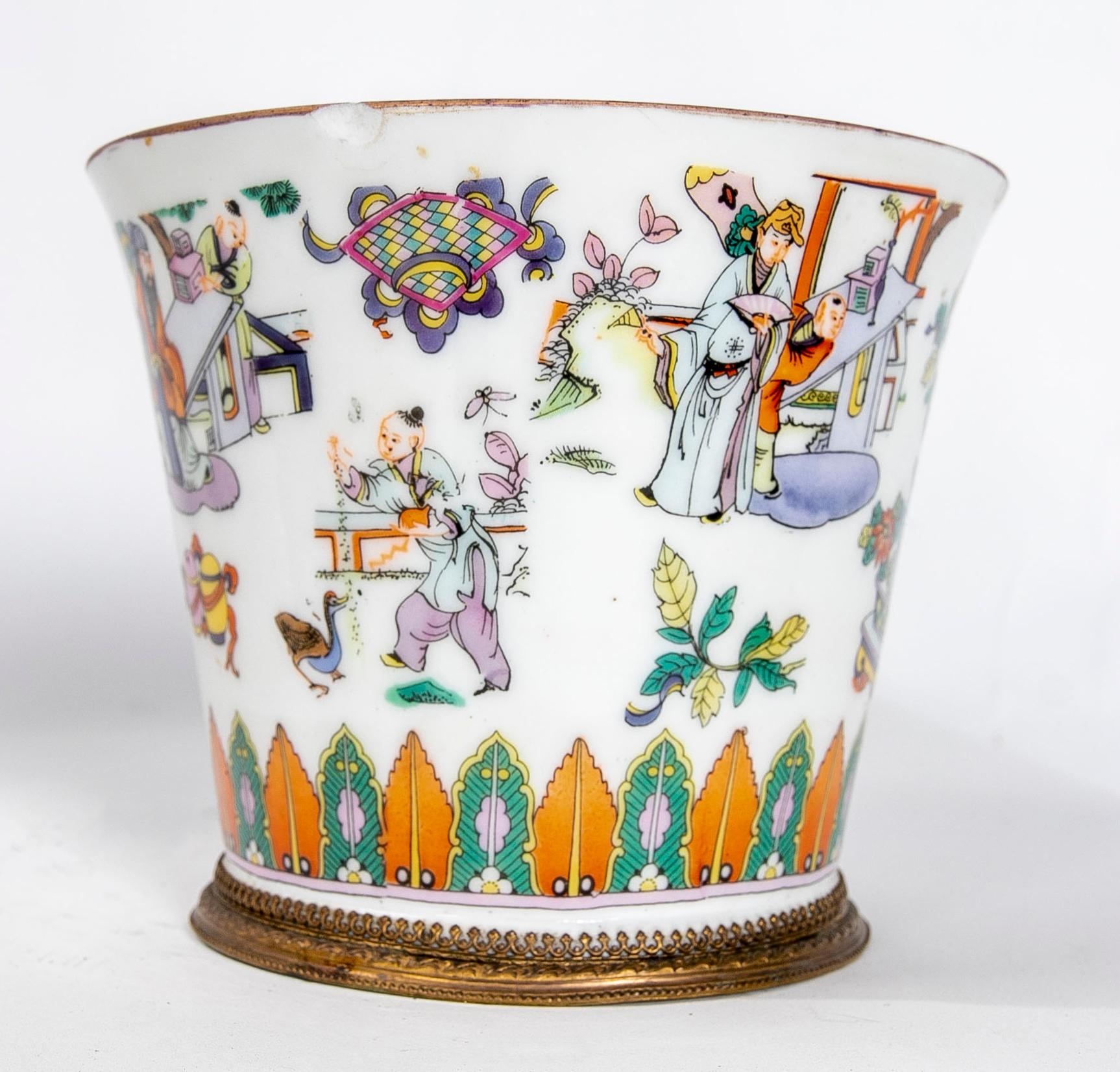 19th Century Chinese Porcelain Vase with Oriental Scenes In Good Condition In Marbella, ES