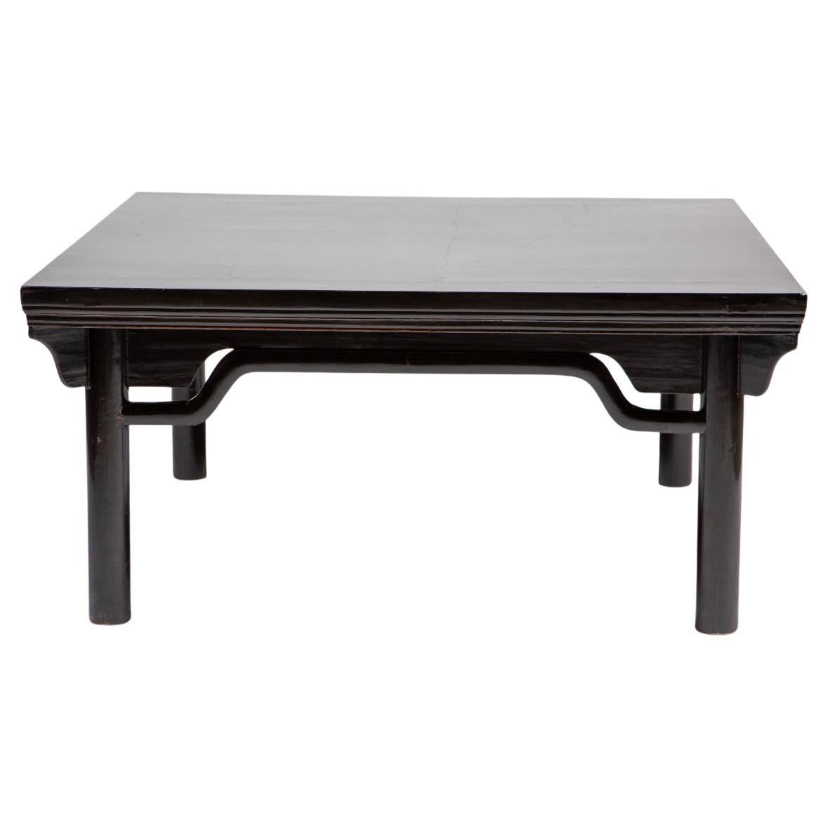 19th Century Chinese Qing Dynasty Coffee Table in Black Lacque