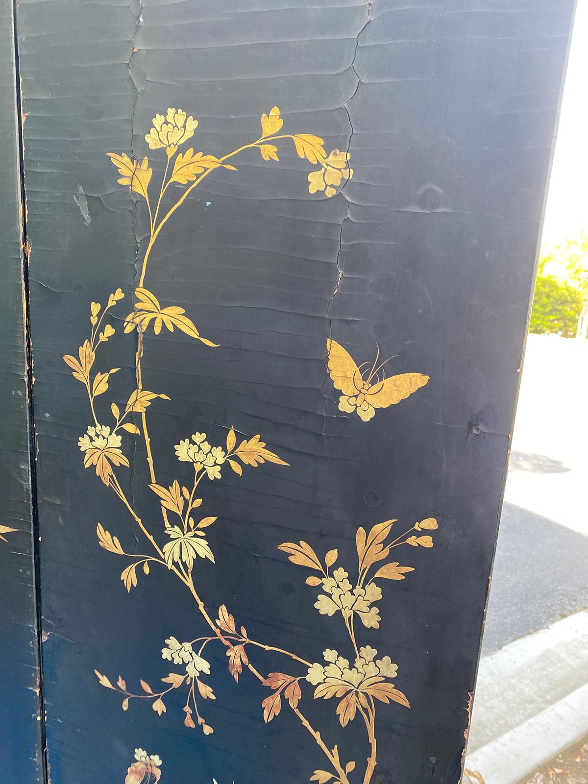 19th Century Chinese Qing Dynasty Gilt Lacquered Six Panel Screen For Sale 11