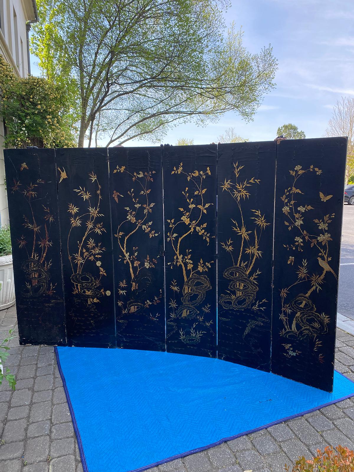 19th Century Chinese Qing Dynasty Gilt Lacquered Six Panel Screen In Good Condition For Sale In Atlanta, GA
