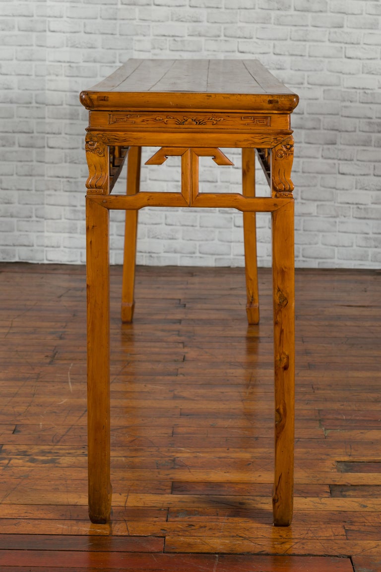 19th Century Chinese Qing Dynasty Period Altar Console Table with Carved Apron For Sale 8